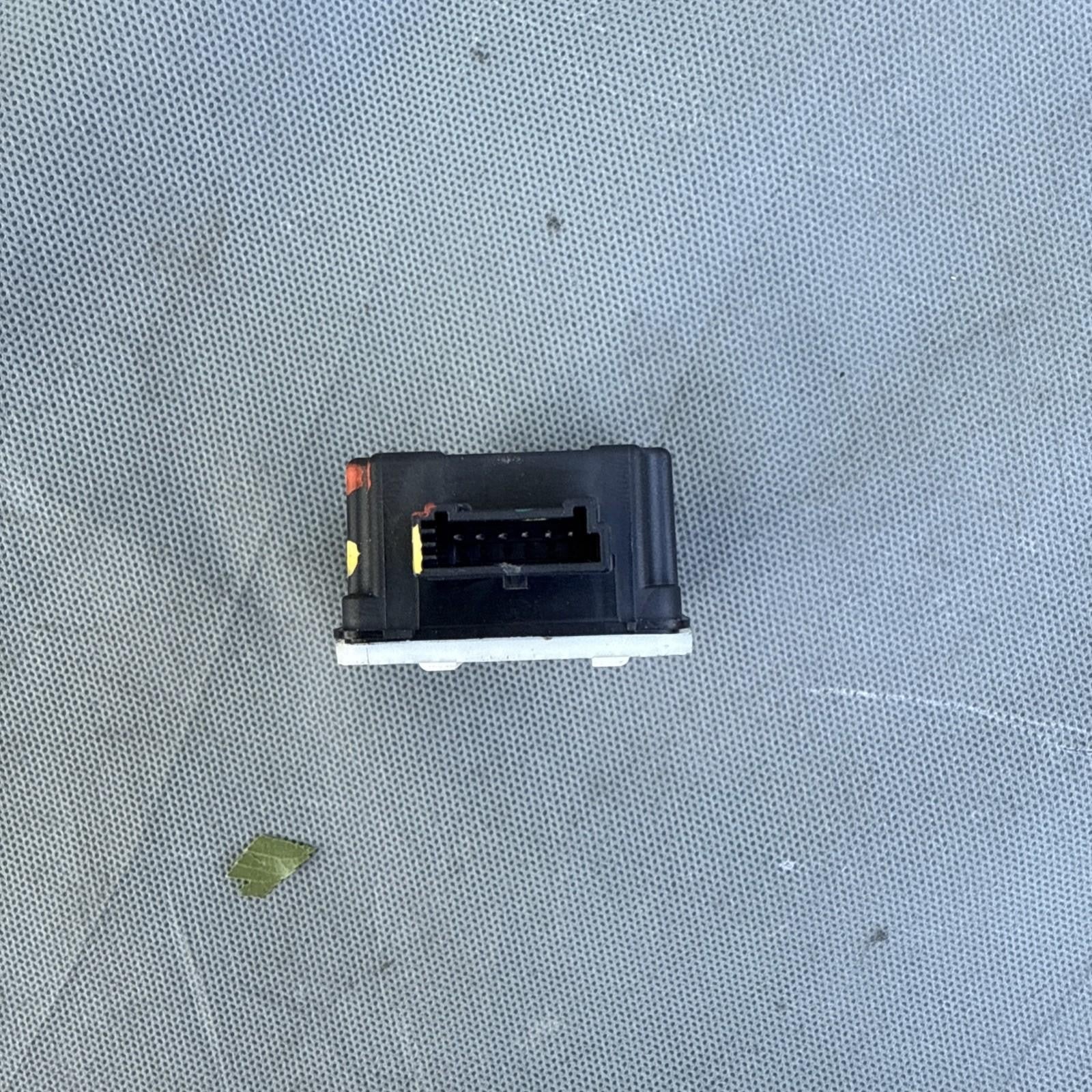 12-20 Tesla Model S Tire Pressure Monitor Sensor Module TPMS OEM, 1034601-00-B