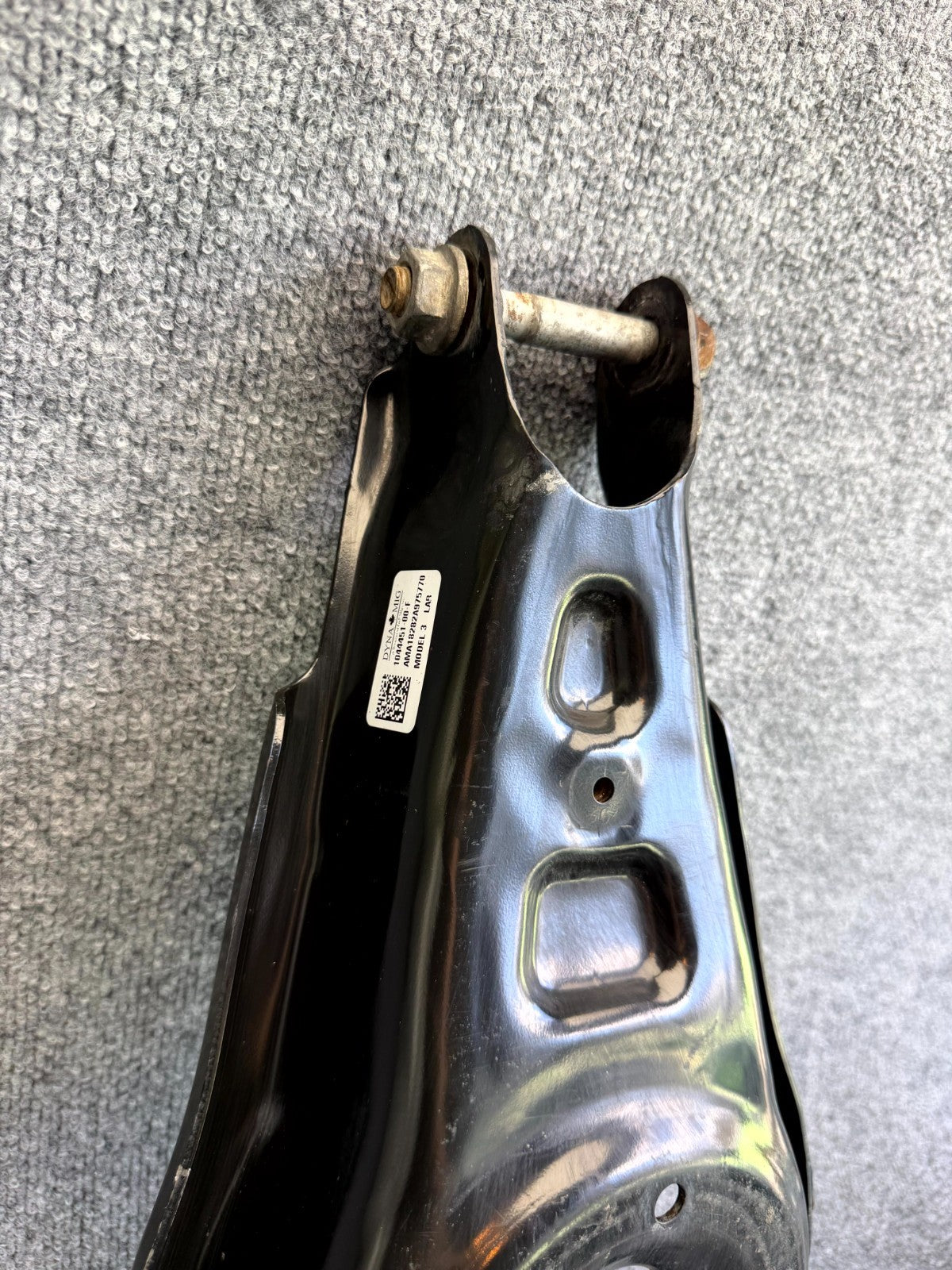 2017 - 2023 TESLA MODEL 3 REAR LEFT / RIGHT LOWER CONTROL ARM OEM, 1044451-00-F