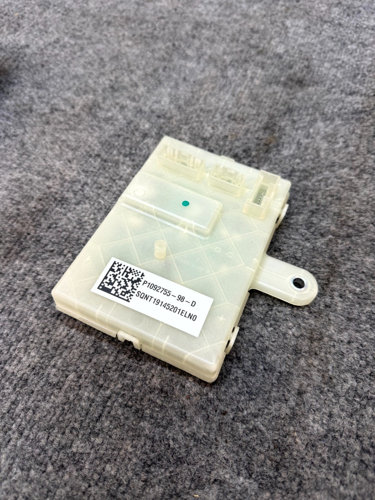2017–2023 TESLA MODEL Y/3 CHARGING PORT CONTROL MODULE UNIT OEM, P1092755-98-D