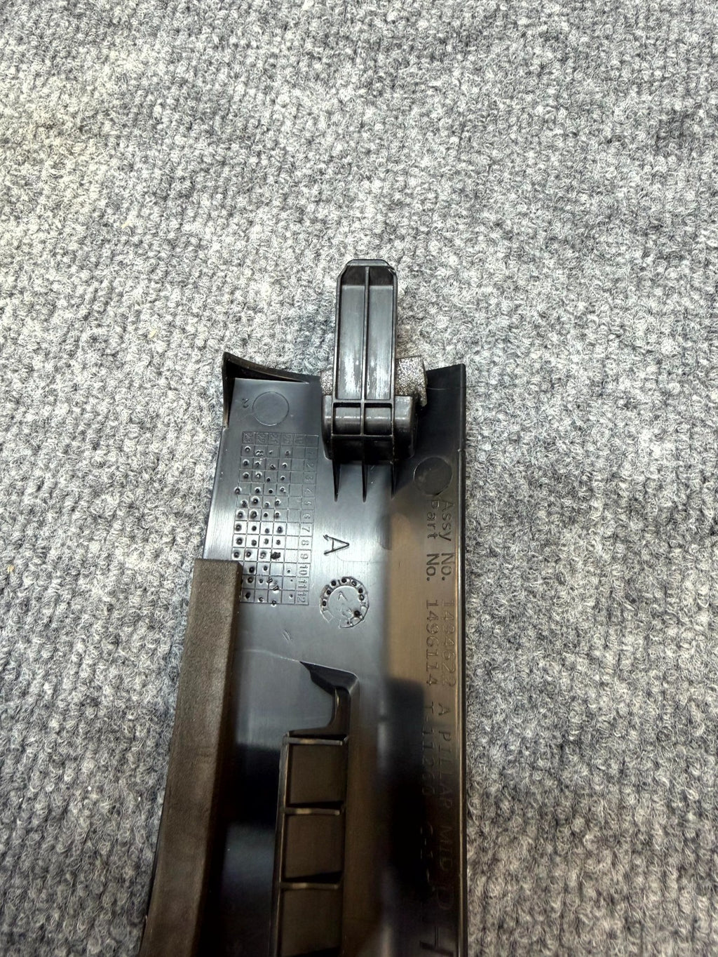 2020 - 2024 TESLA MODEL Y FRONT RIGHT SIDE A-PILLAR TRIM COVER OEM, 1494622-00-C