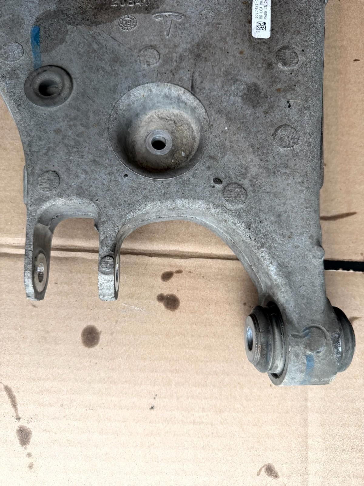 ♦️12-20 TESLA MODEL X S REAR LEFT & RIGHT LOWER CONTROL ARM OEM, 1027451-00-F
