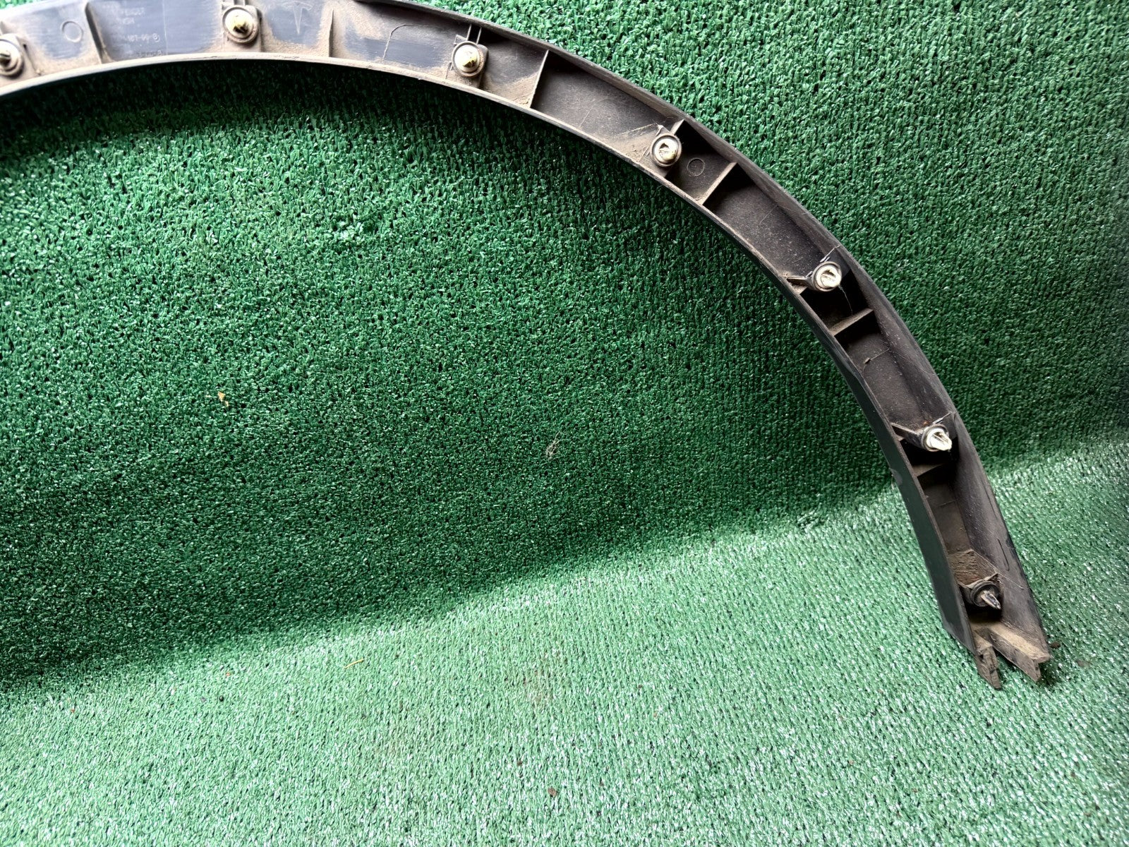 ♦️2020 - 2024 TESLA MODEL Y REAR LEFT SIDE WHEEL FLARE GARNISH OEM, 1494163-00-B