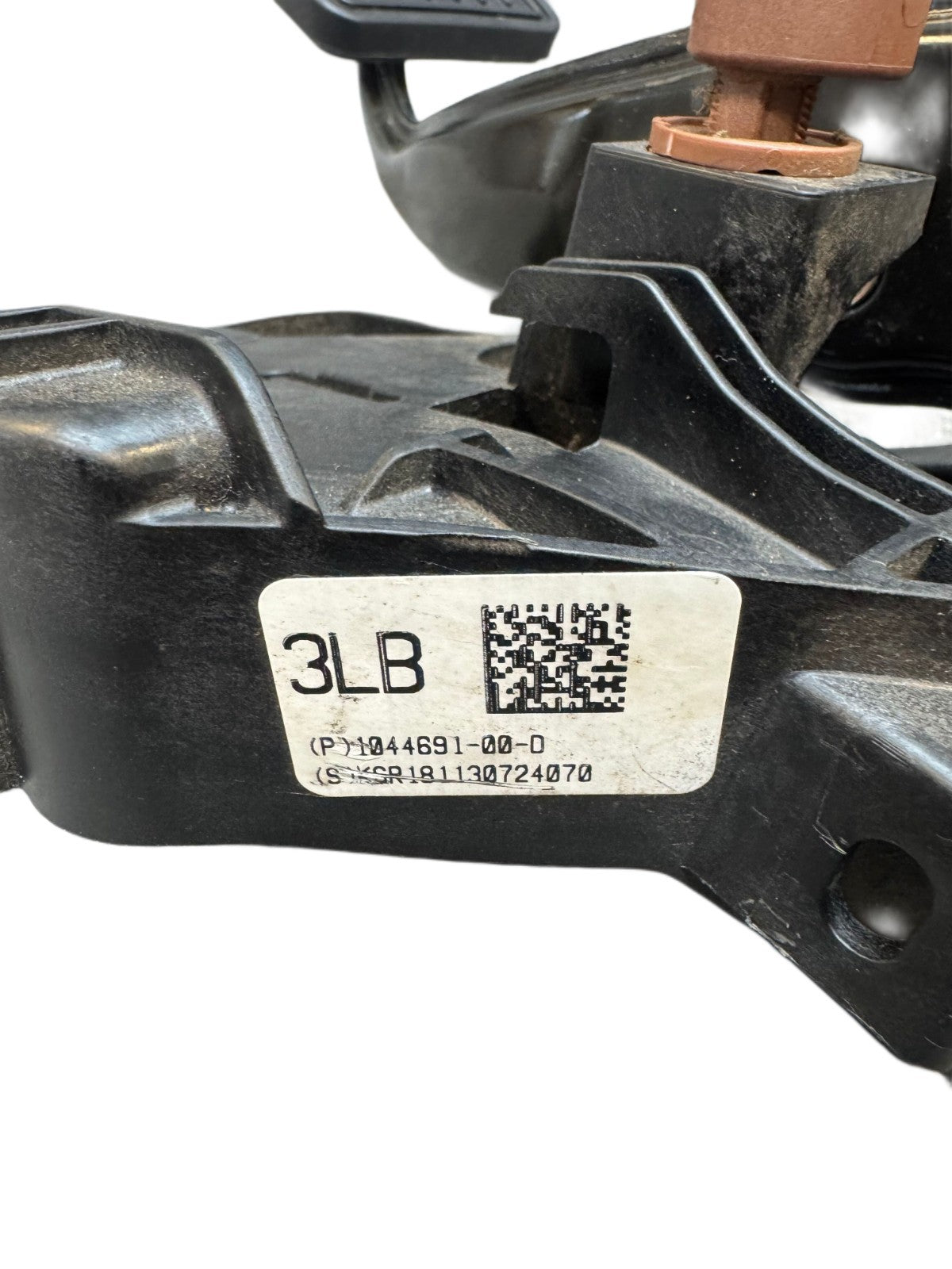 2017-2023 TESLA MODEL 3 ACCELERATOR & BRAKE PEDAL ASSEMBLY 1044691-00-D