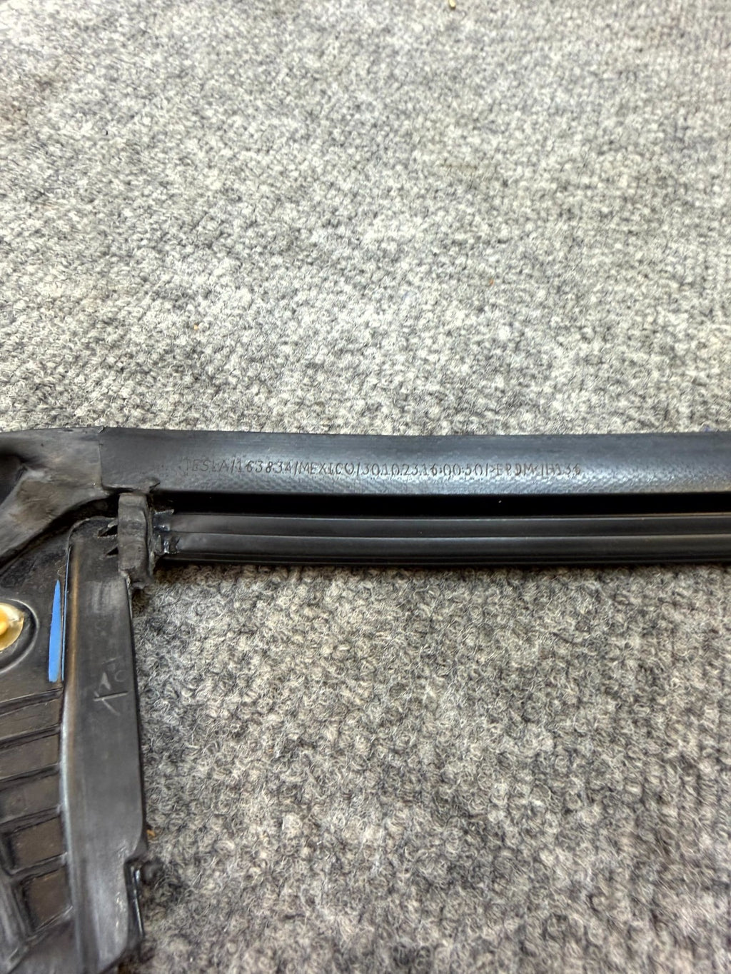 17-23 TESLA MODEL 3 REAR LEFT QUARTER GLASS WEATHERSTRIP SEAL OEM, 1497715-00-D