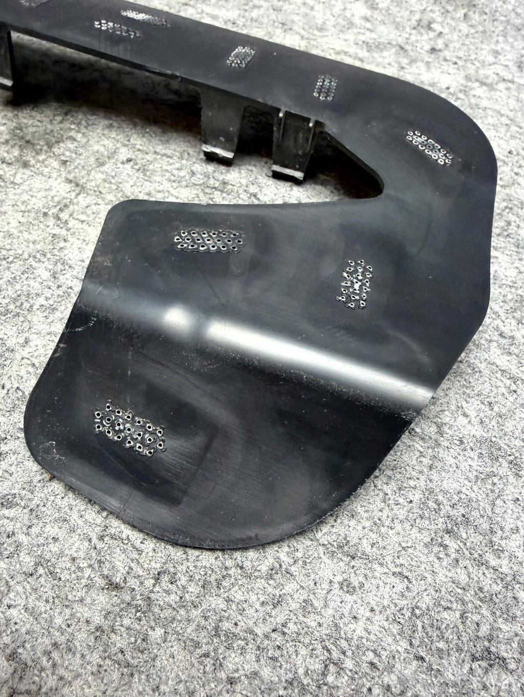 ♦️ 2017 - 2023 TESLA MODEL 3 FRONT BUMPER FOGLIGHT BRACKET OEM, 1089450-00-A