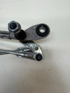 20 - 24 TESLA MODEL Y WINDSHIELD WIPER TRANSMISSION LINKAGE & MOTOR 1490242-00-A