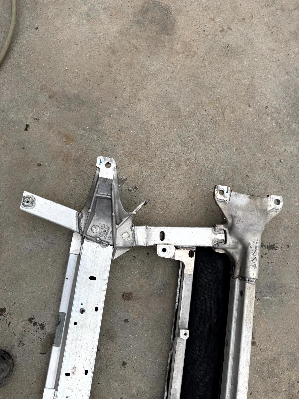 16-20 Tesla Model X Front Suspension Subframe Crossmember ASSY OEM, 1027516-00-E