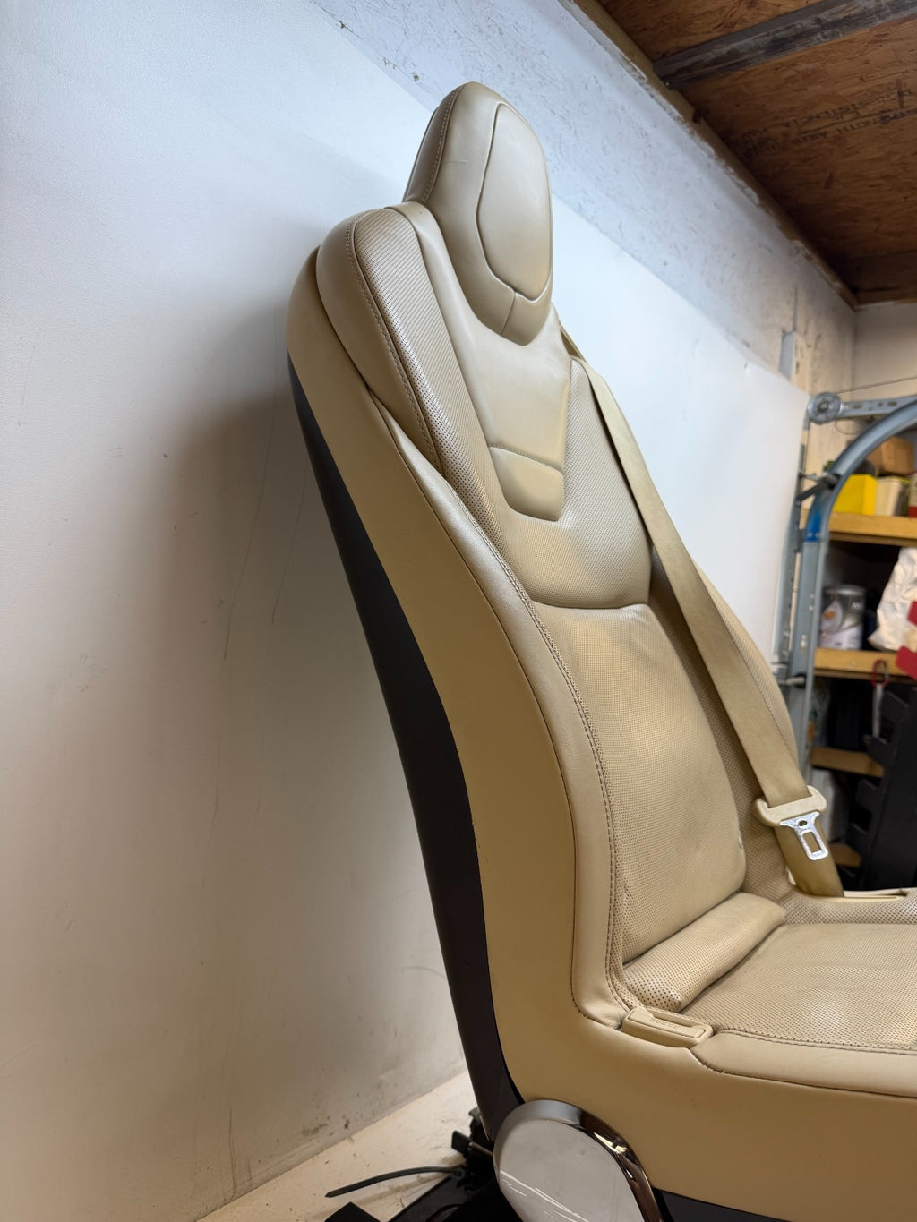 2016-20 Tesla Model X Rear Left 2nd Row Leather Complete Seat OEM 1059717-00-B