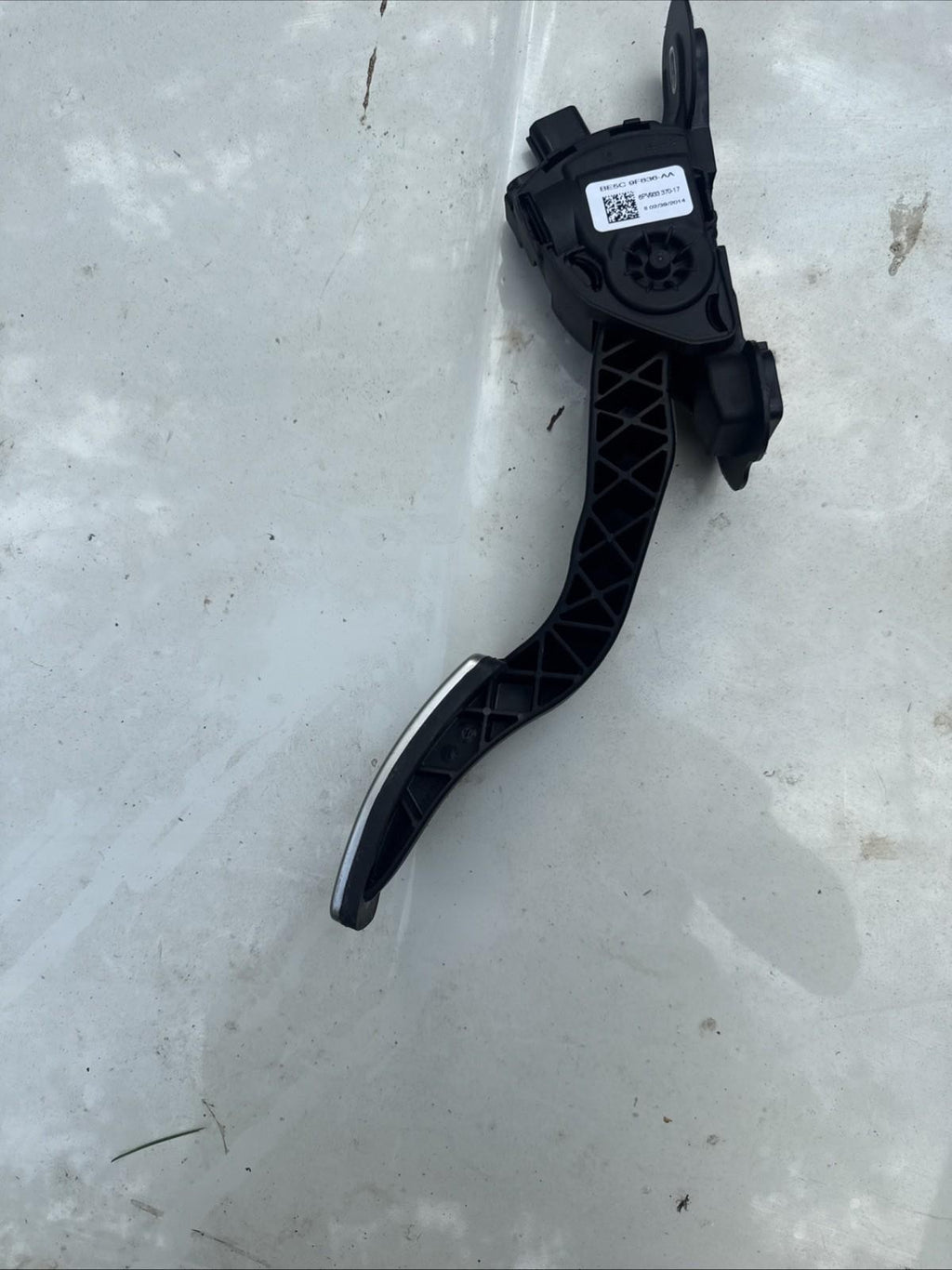 ♦️12-20 TESLA MODEL S LEFT SIDE ACCELERATOR GAS THROTTLE PEDAL OEM, 6PV933370