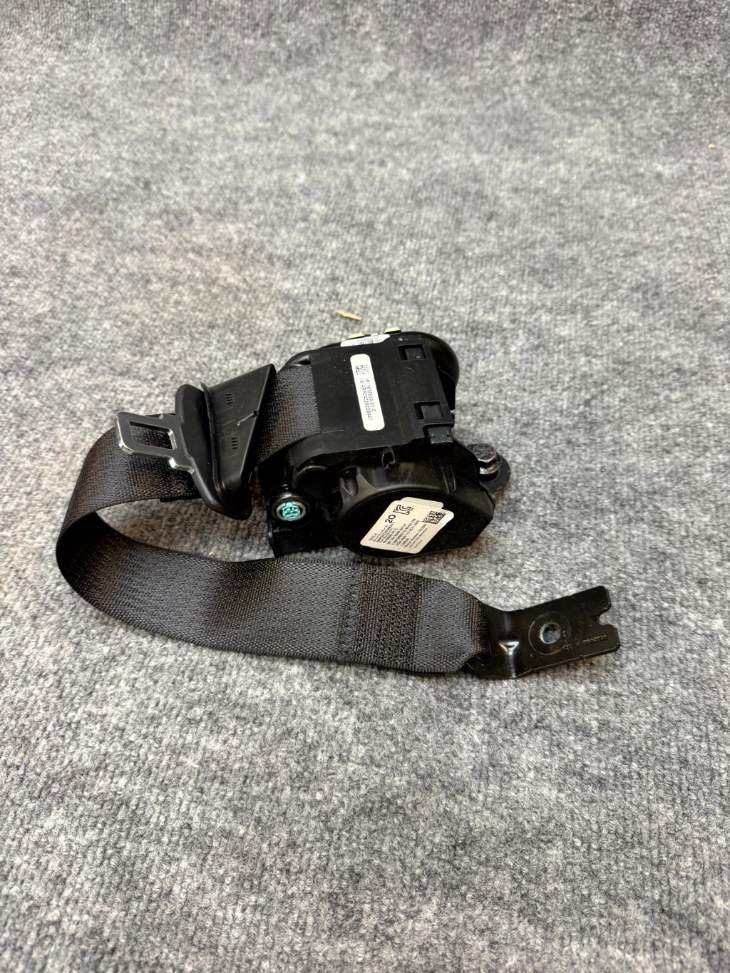 2020-2024 TESLA MODEL Y REAR LEFT DRIVER SIDE 2ND ROW SEAT BELT OEM 1616500-01-C
