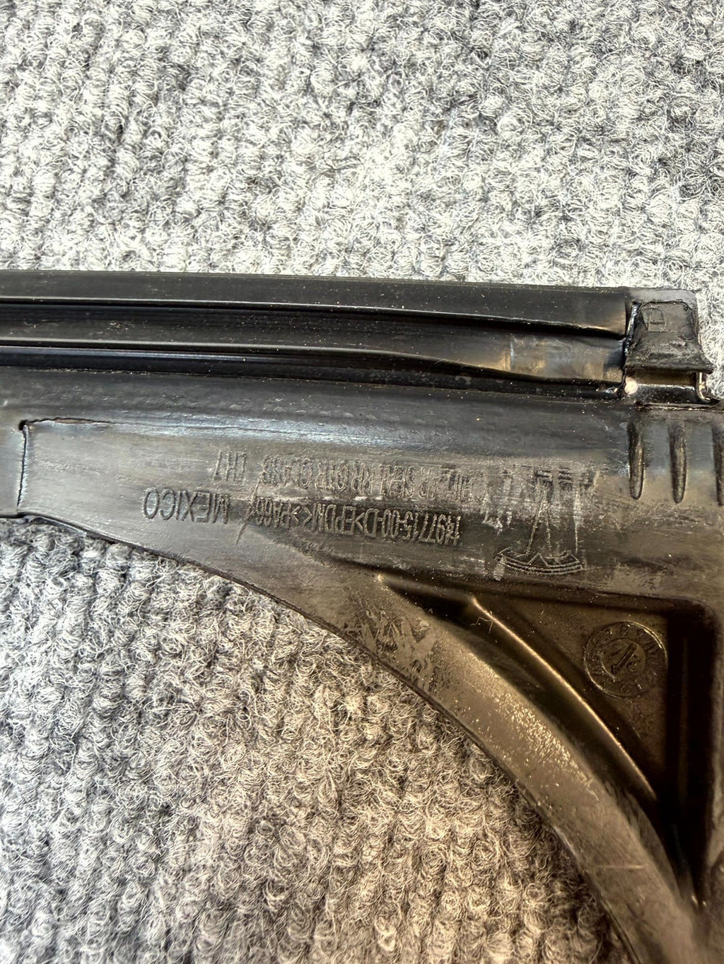 2020 - 2024 TESLA MODEL Y REAR LEFT SIDE DOOR SEAL WEATHERSTRIP OEM 1497715-00-D