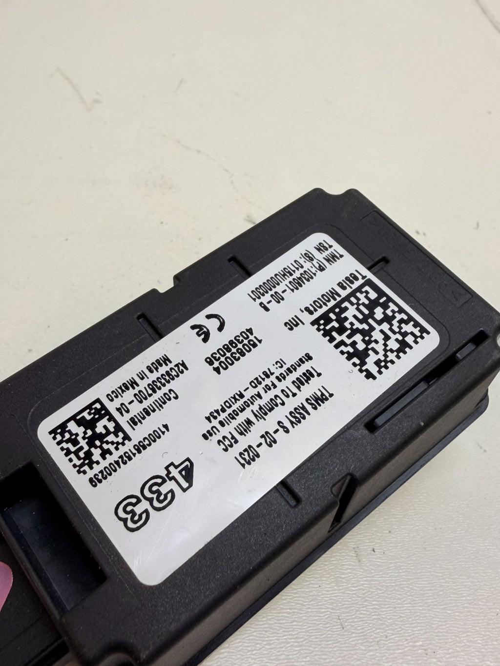 2012-20 Tesla Model S Tire Pressure Monitor System Module Receiver 1034601-00-B