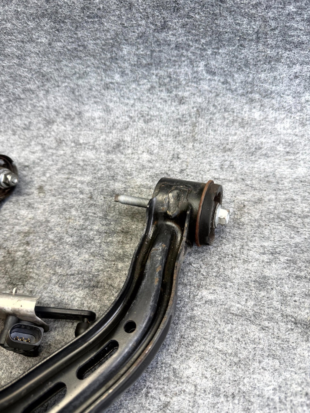 ♦️2012 - 2020 TESLA MODEL S FRONT LEFT SIDE UPPER CONTROL ARM OEM 1043965-00-A