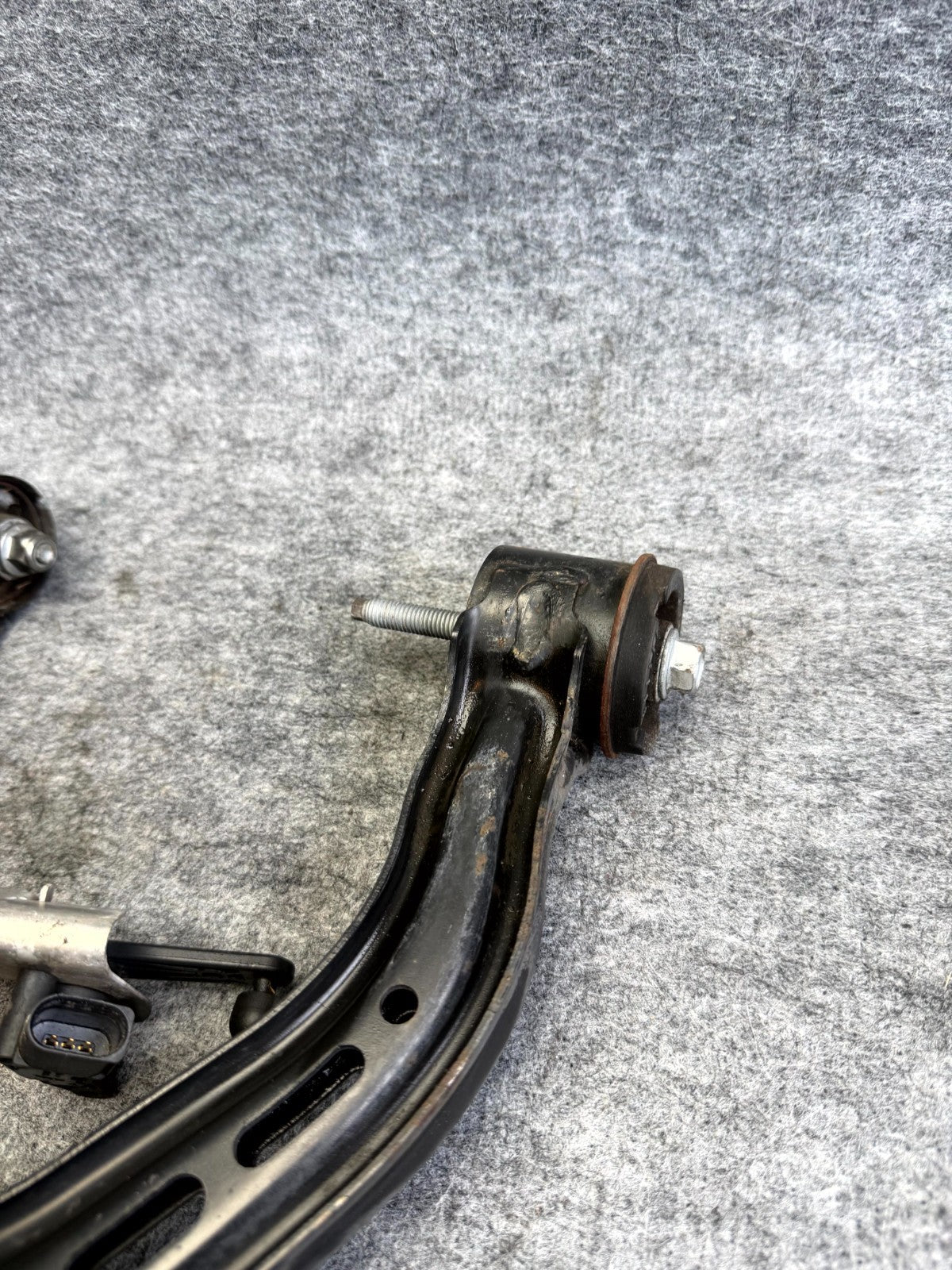 ♦️2012 - 2020 TESLA MODEL S FRONT LEFT SIDE UPPER CONTROL ARM OEM 1043965-00-A