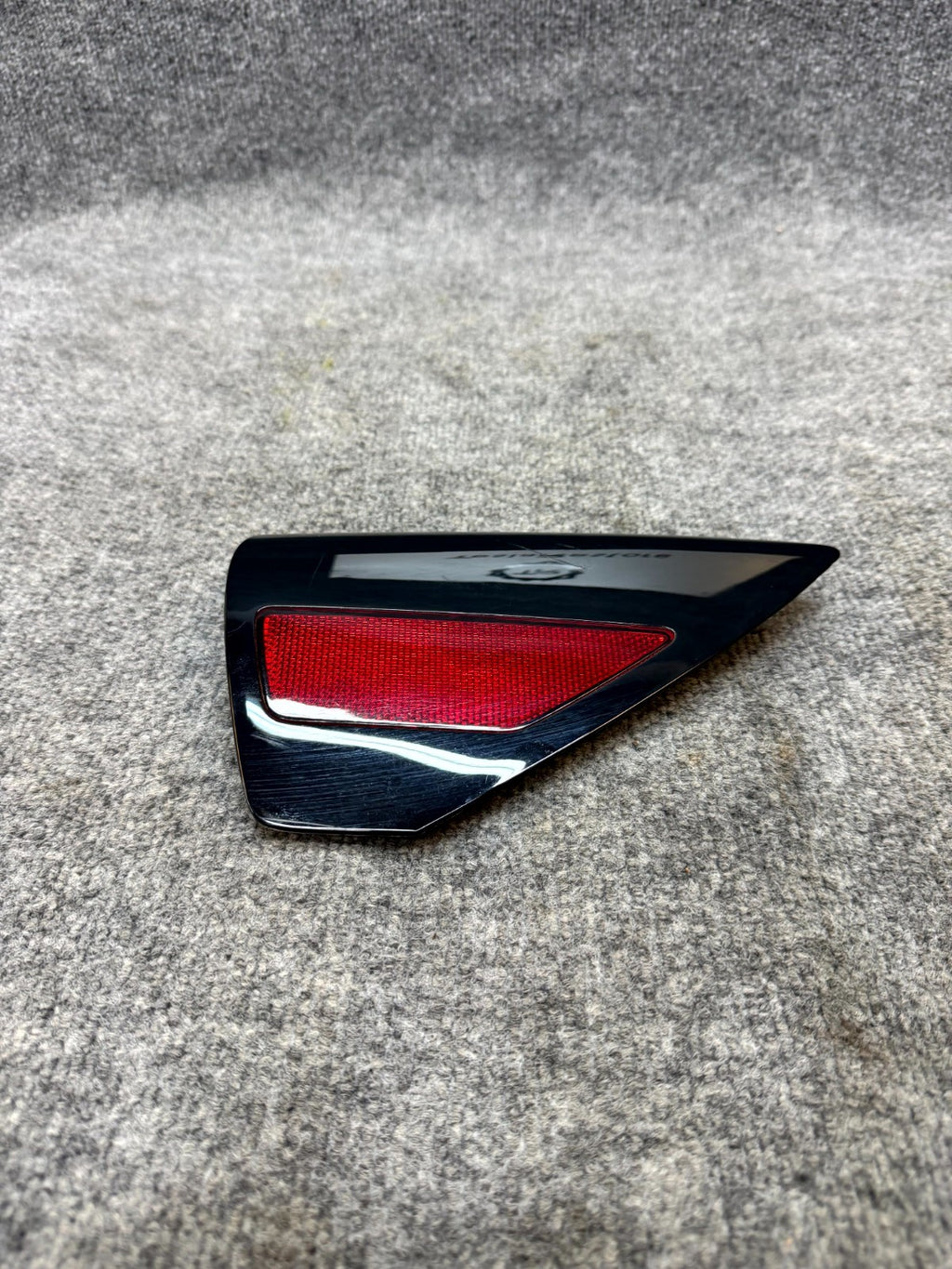 2017–2023 TESLA MODEL 3 RIGHT TAIL LIGHT REFLECTOR COVER TRIM OEM, 1100781-99-D