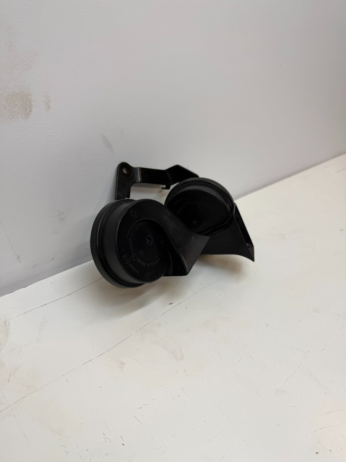 2020 - 2024 Tesla Y PAIR Low & High Pitch Horn 400 500 Hz w/Bracket Assy 000099