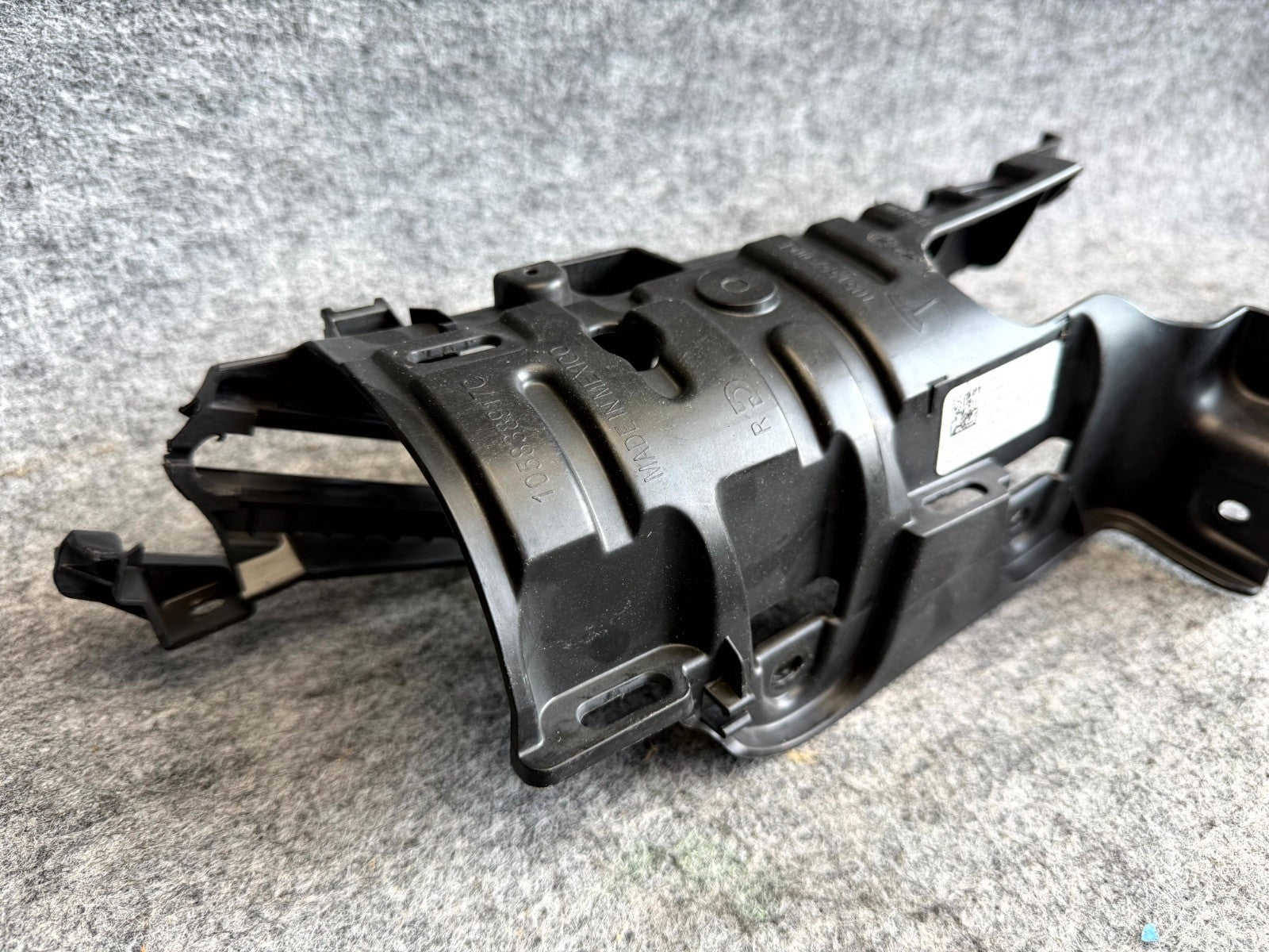 ♦️16-20 TESLA MODEL X FRONT RIGHT SIDE FALCON DOOR TRIM COVER OEM, 1055010-06-J