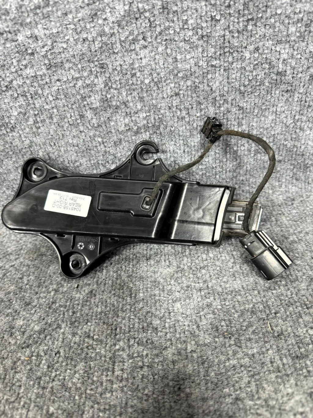 2016-2020 Tesla Model X Rear Right Side Exterior Door Handle OEM, 1045158-00-D