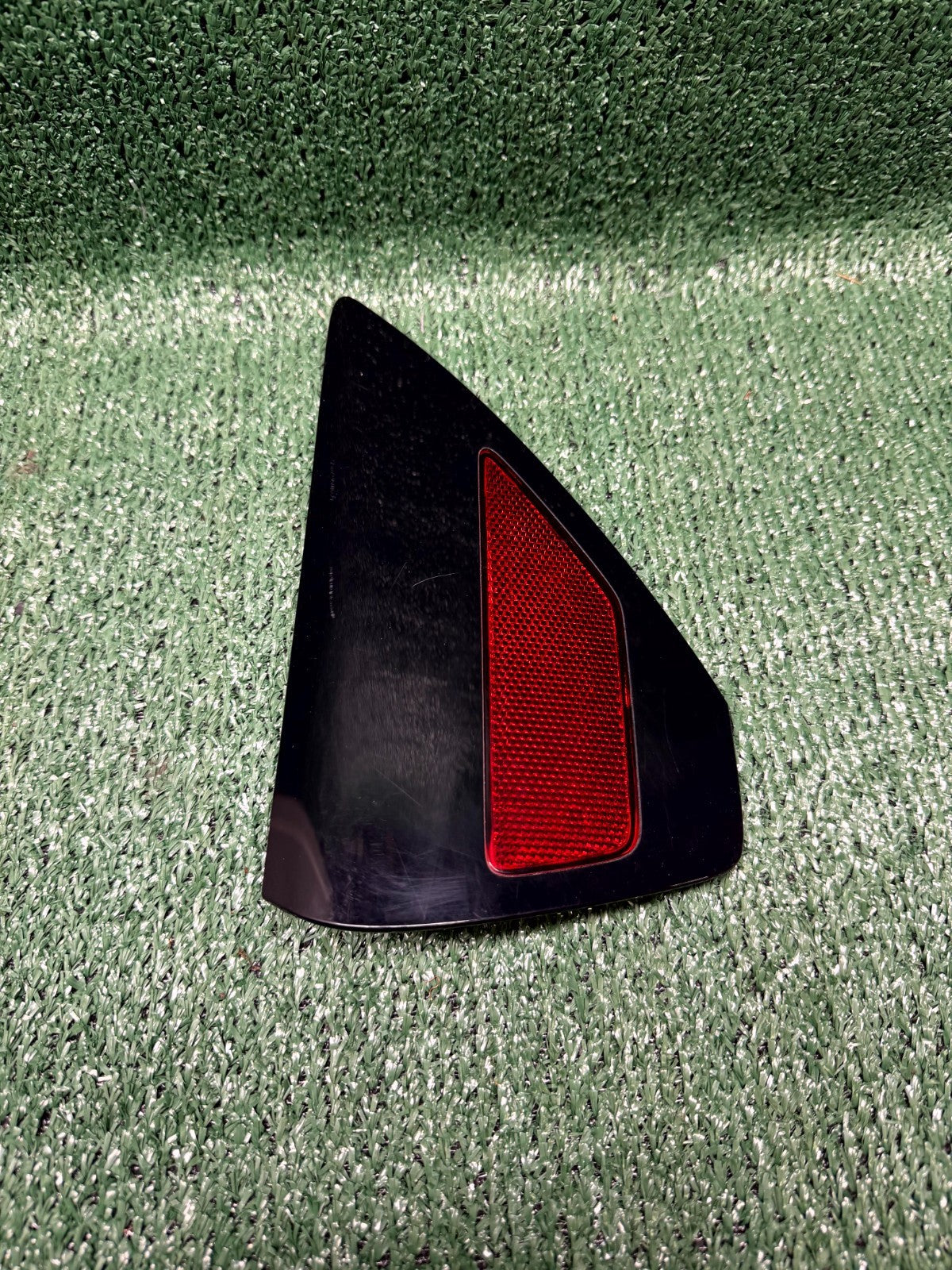 ♦️20-23 TESLA MODEL Y/3 RIGHT TAIL LIGHT  REFLECTOR COVER TRIM OEM, 1100781-99-D