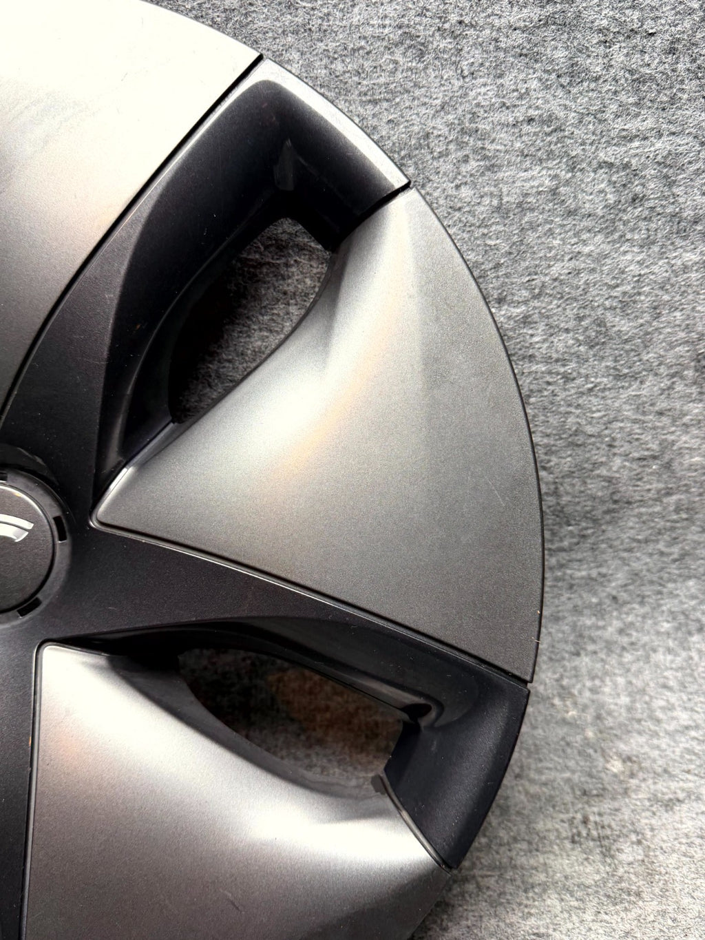 ♦️2017 – 2023 TESLA MODEL 3 AERO 18" WHEEL COVER HUBCAP RIM OEM, 1044231-99-B