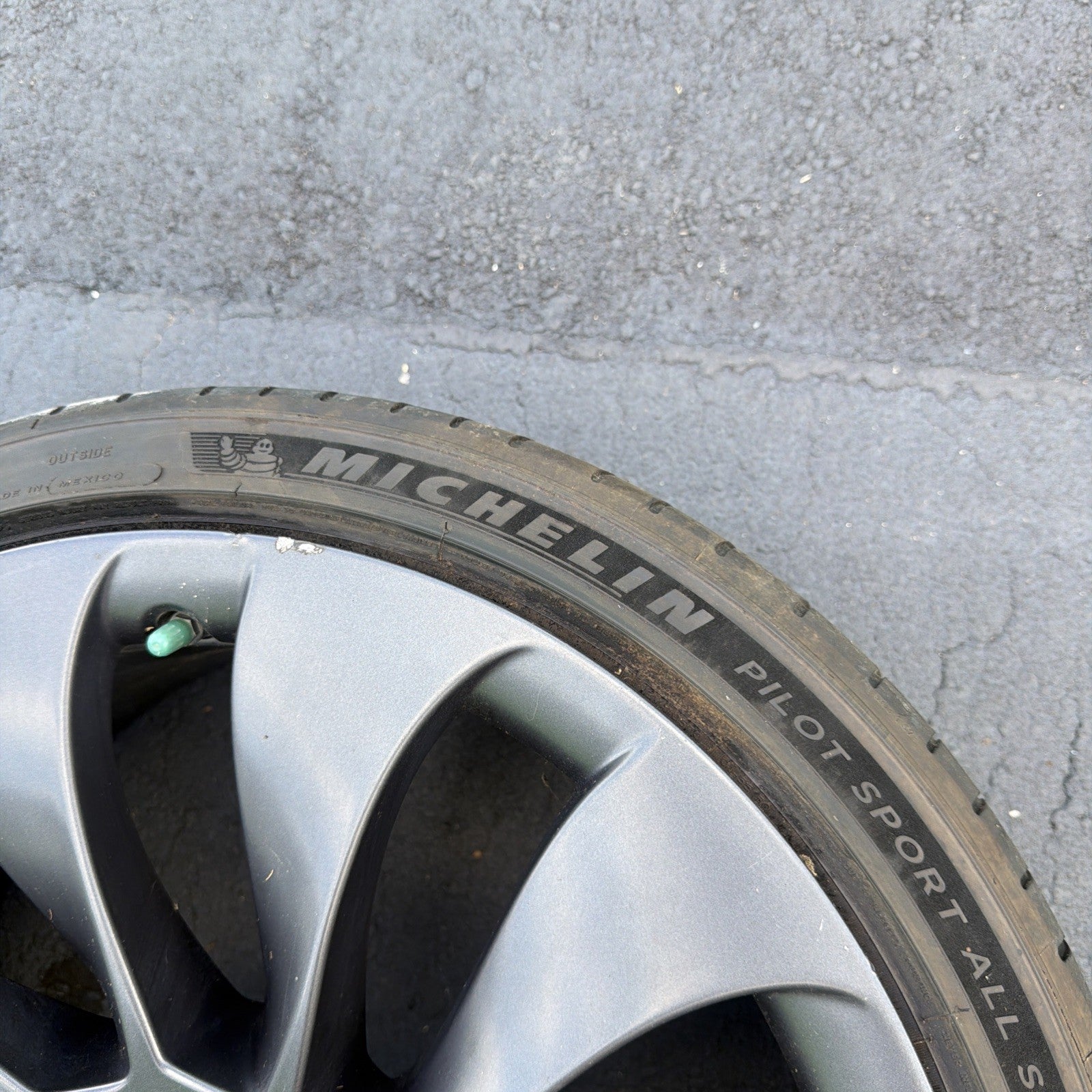 20-24 Model Y Rear Uberturbine Wheel Rim 21x10.5J 48MM 11-Spokes 1188227-00-B