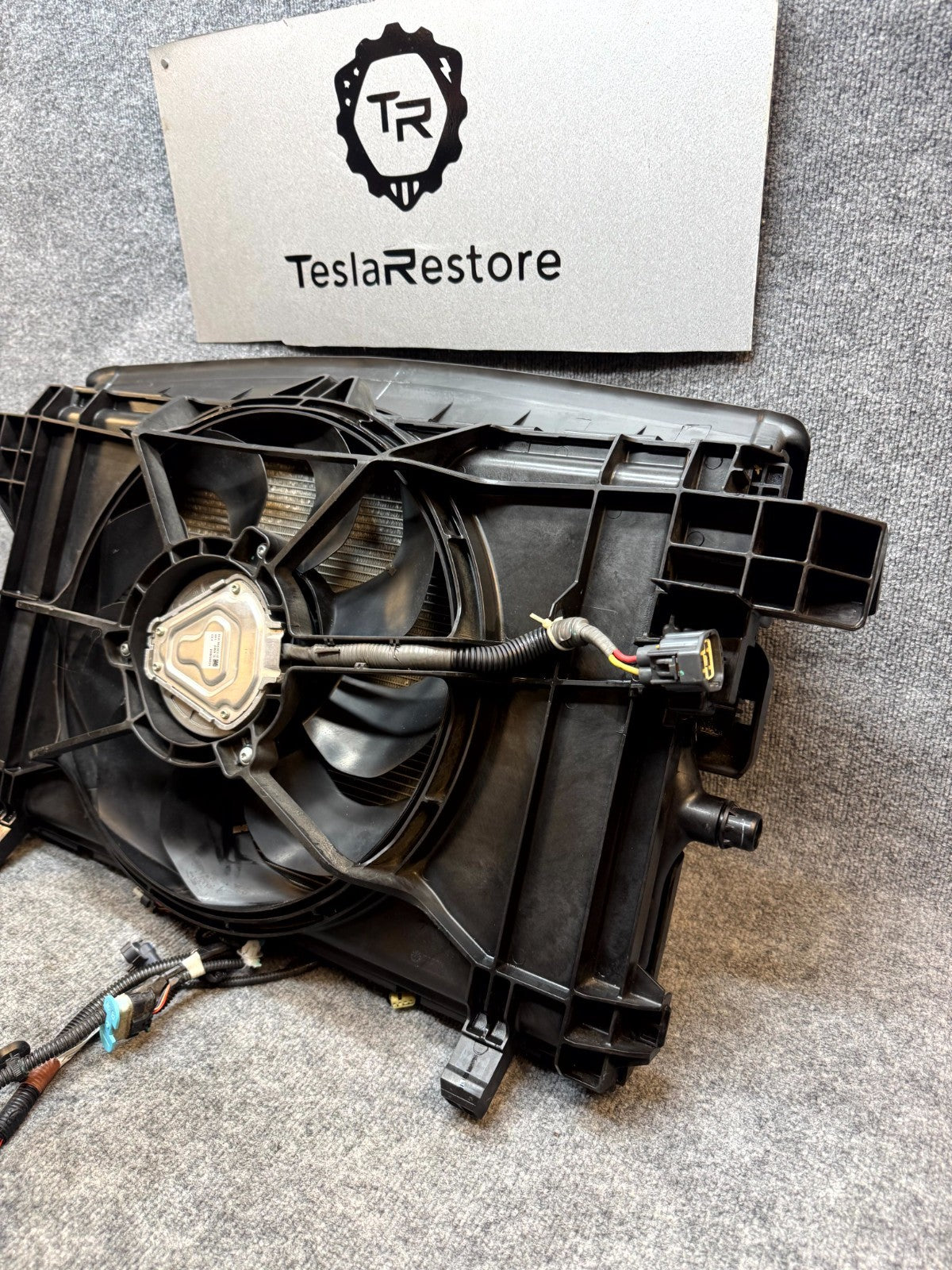 2017-2023 TESLA MODEL 3 RADIATOR COOLING FAN SHROUD & SHUTTER OEM, 1103545-00-B