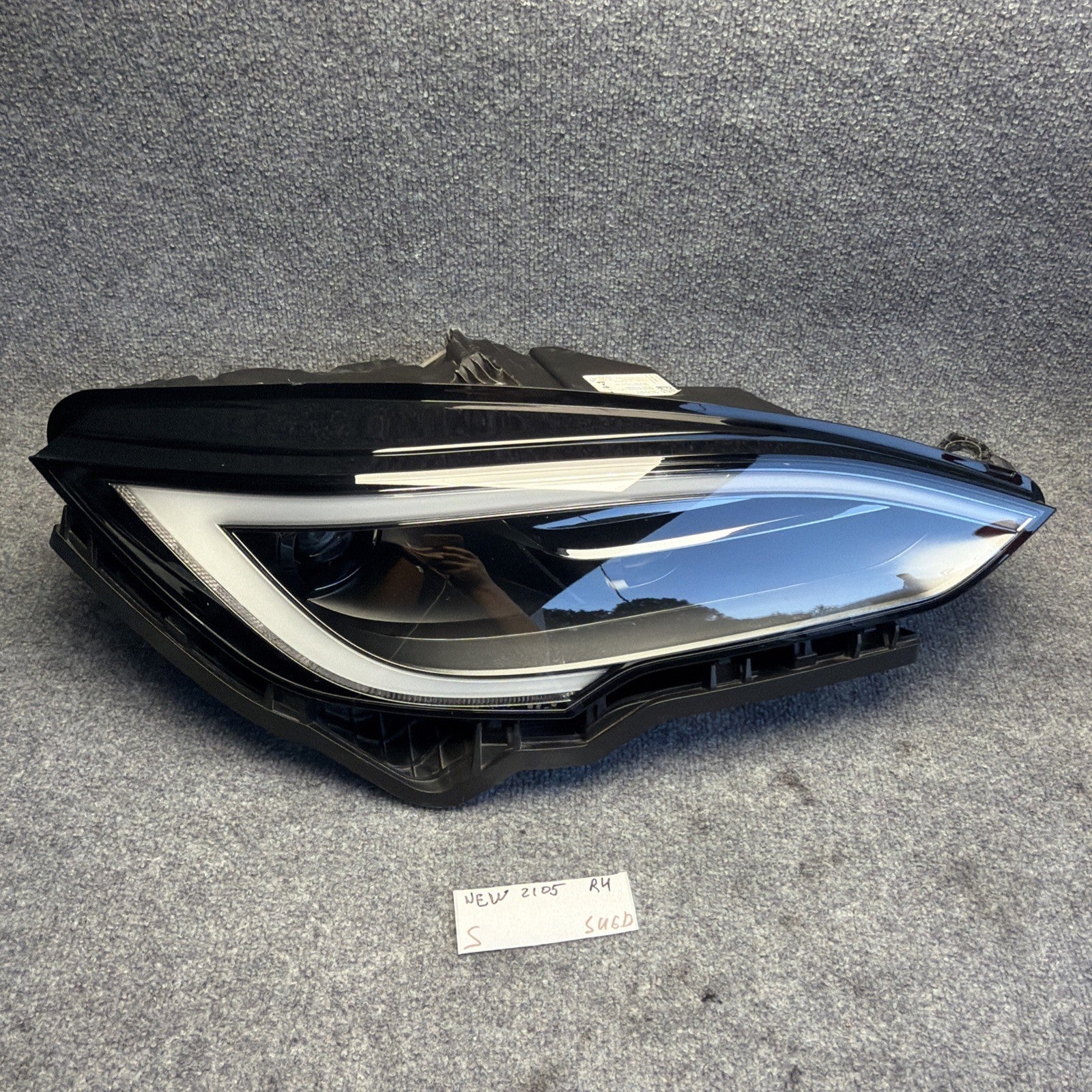 2021-2023 Tesla Model S Plaid Right Passenger Headlight OEM 1563714-95-C