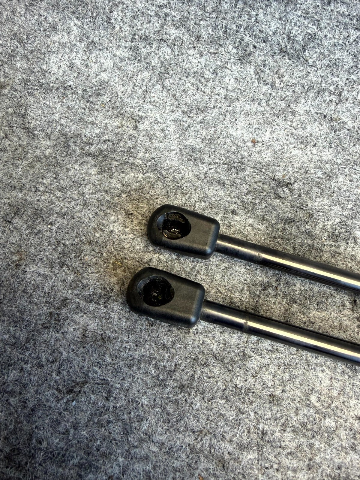 ♦️2017–2023 TESLA MODEL 3 FRONT LEFT & RIGHT HOOD SHOCK STRUT OEM, 1091472-00-B