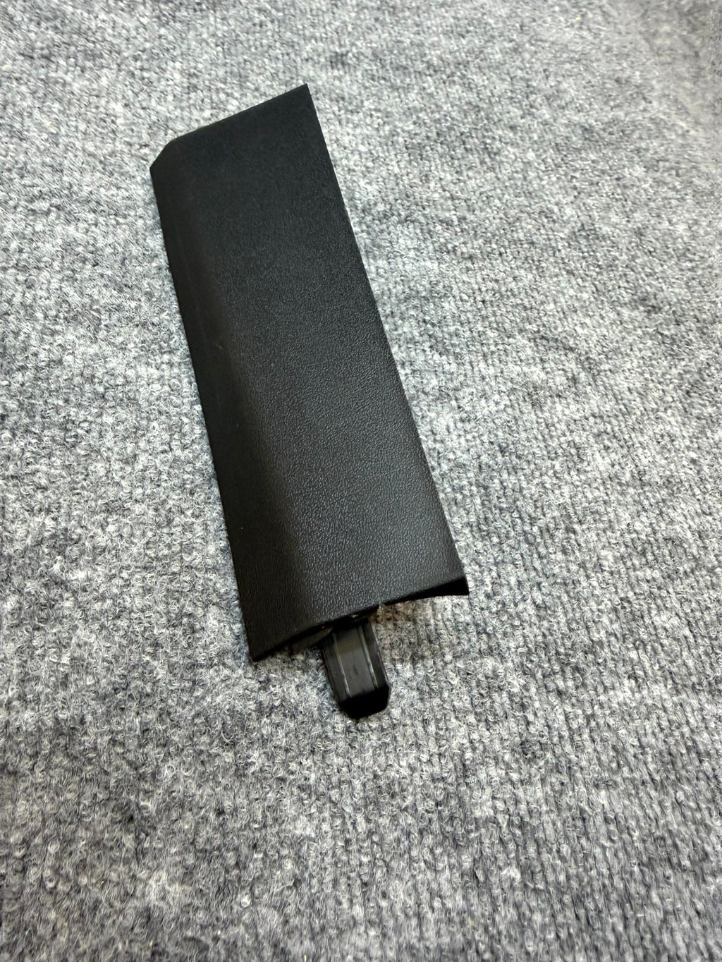2020 - 2024 TESLA MODEL Y FRONT LEFT A-PILLAR MIDDLE TRIM COVER OEM 1494621-00-C