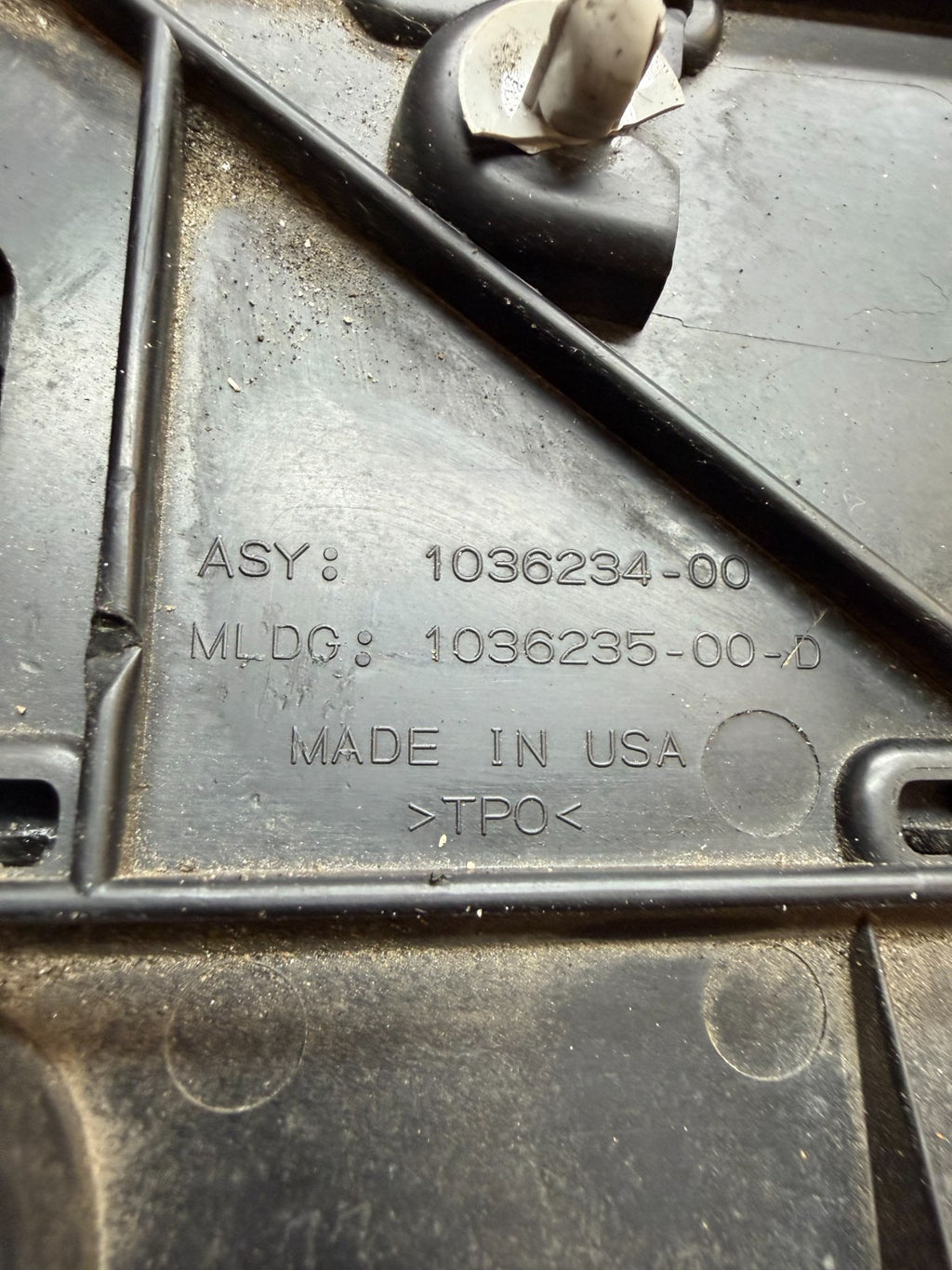 2016-2020 TESLA MODEL X FRONT CENTER UNDERHOOD APRON 1036234-00-F