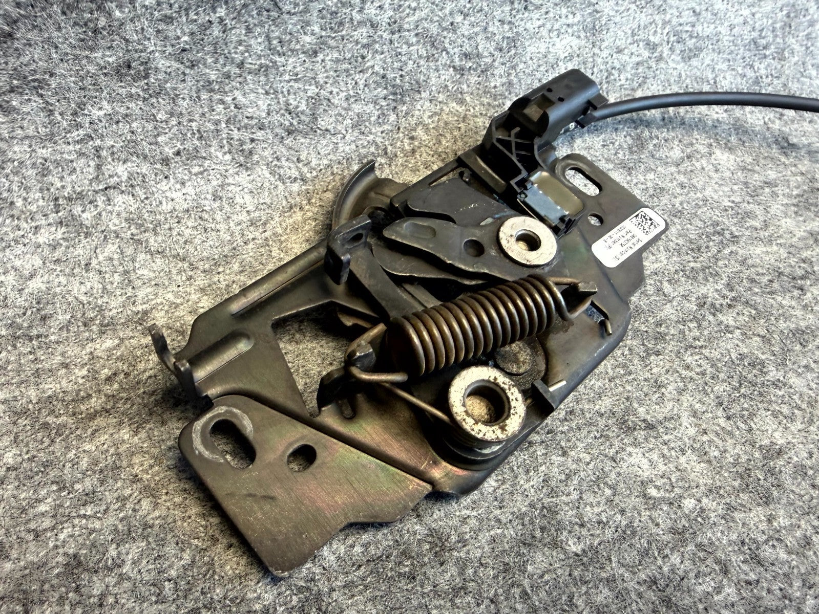 ♦️12–16 TESLA MODEL S FRONT HOOD LOCK LATCH RELEASE CABLE ASSY OEM, 1033011-00-B