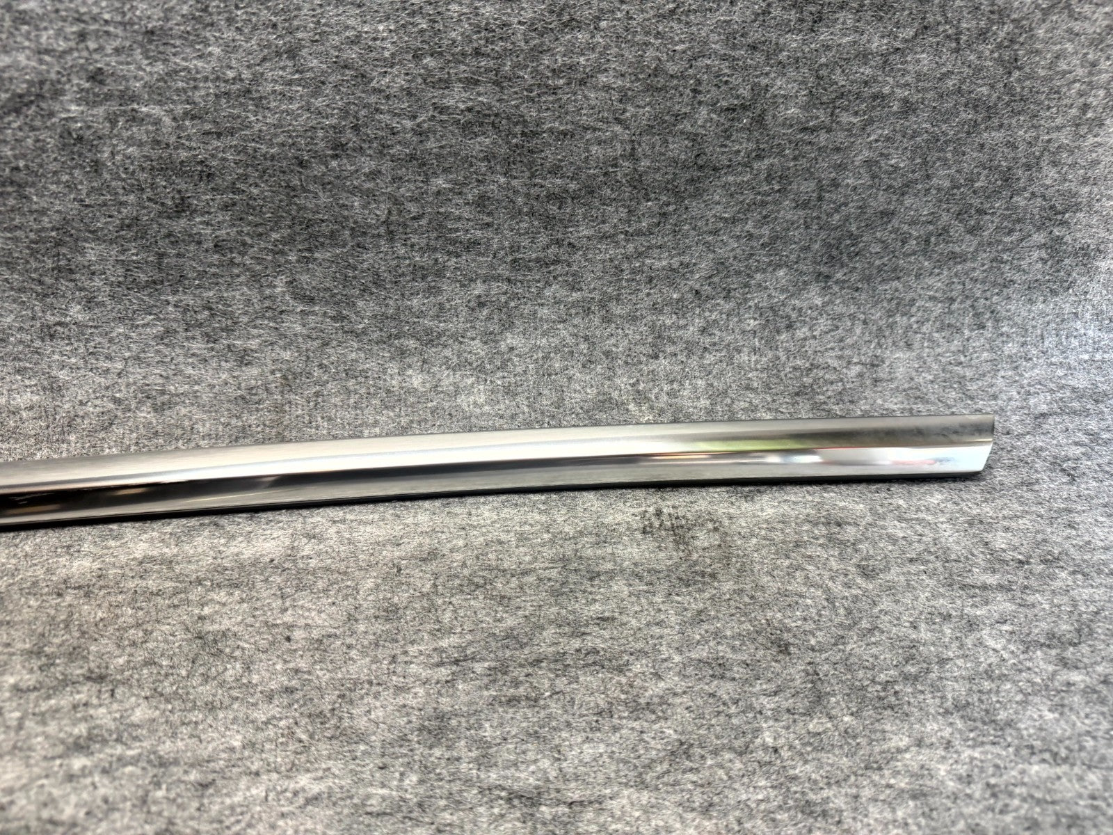 ♦️17–23 TESLA MODEL 3 FRONT LEFT SIDE DOOR MOLDING TRIM STRIP OEM, 1080681-00-H