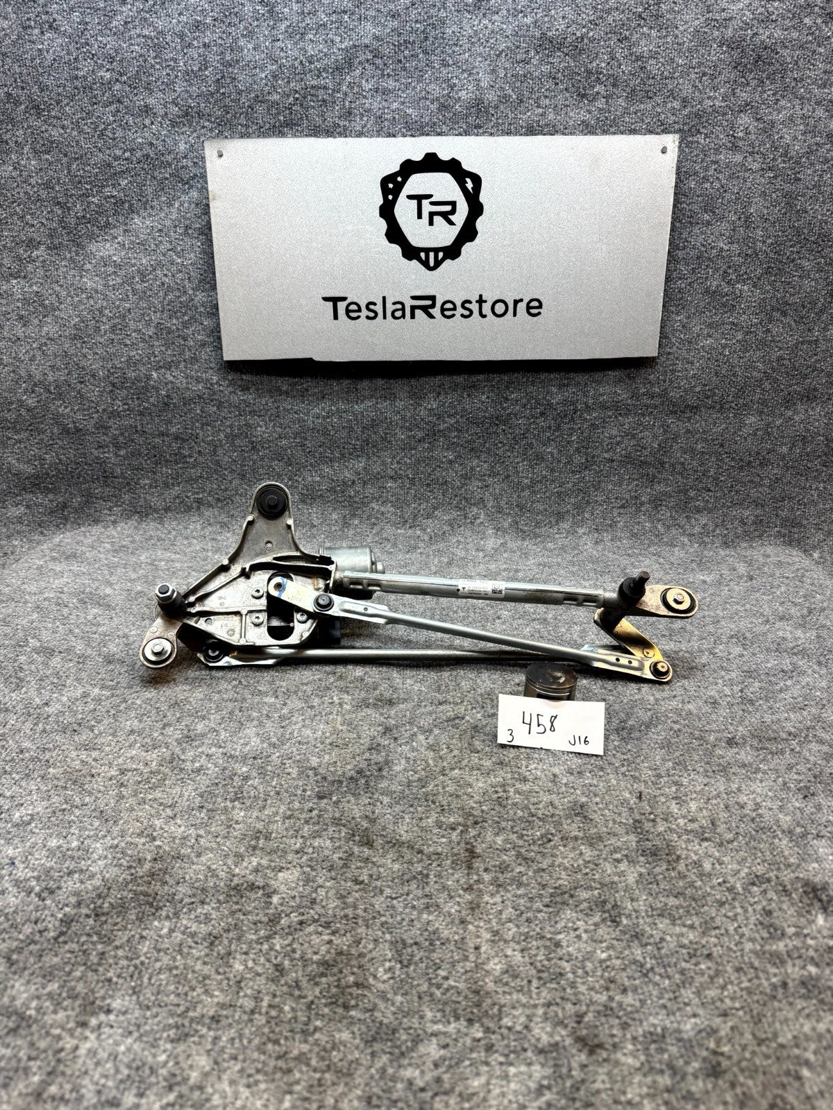 2017 - 2023 TESLA MODEL 3 FRONT WINDSHIELD WIPER MOTOR OEM, 1076725-00-G