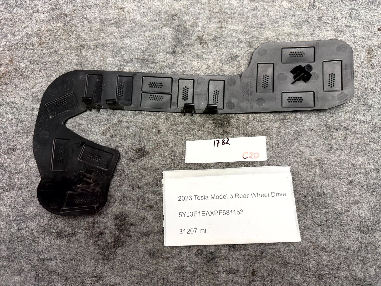 ♦️ 2017 - 2023 TESLA MODEL 3 FRONT BUMPER FOGLIGHT BRACKET OEM, 1089450-00-A