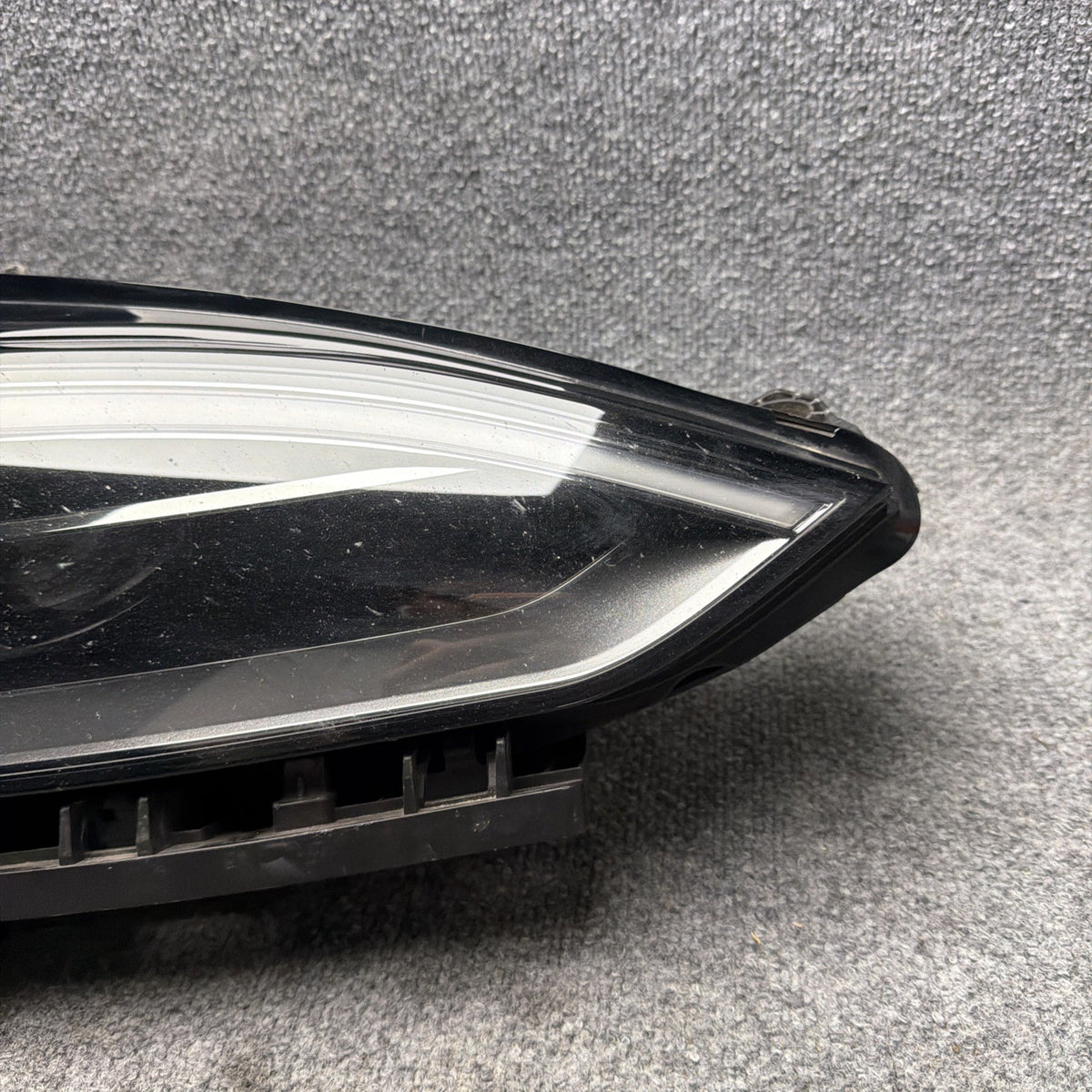 2022-2025 TESLA MODEL S RIGHT HEADLIGHT BLACK Projector LED 1563714-00-F OEM