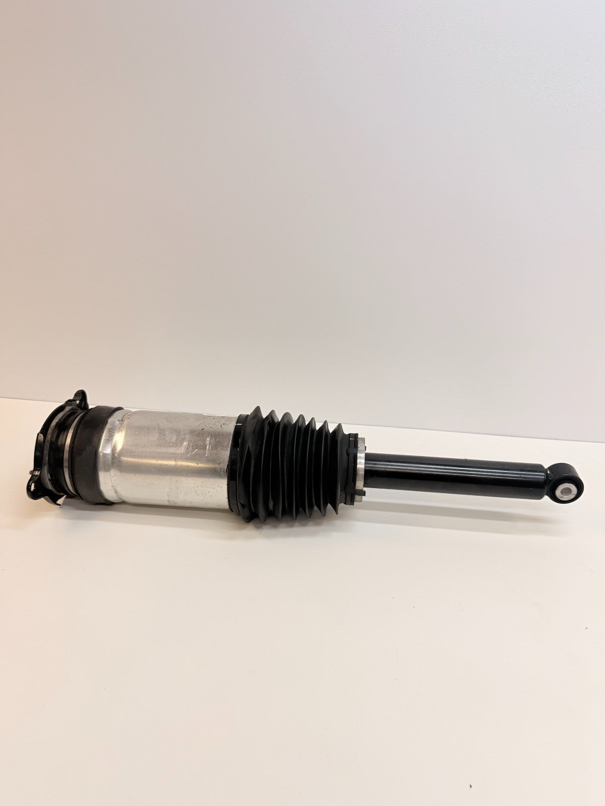 2016-2020 Model S Rear Right Suspension Air Spring Shock Absorber 1067466-25-C
