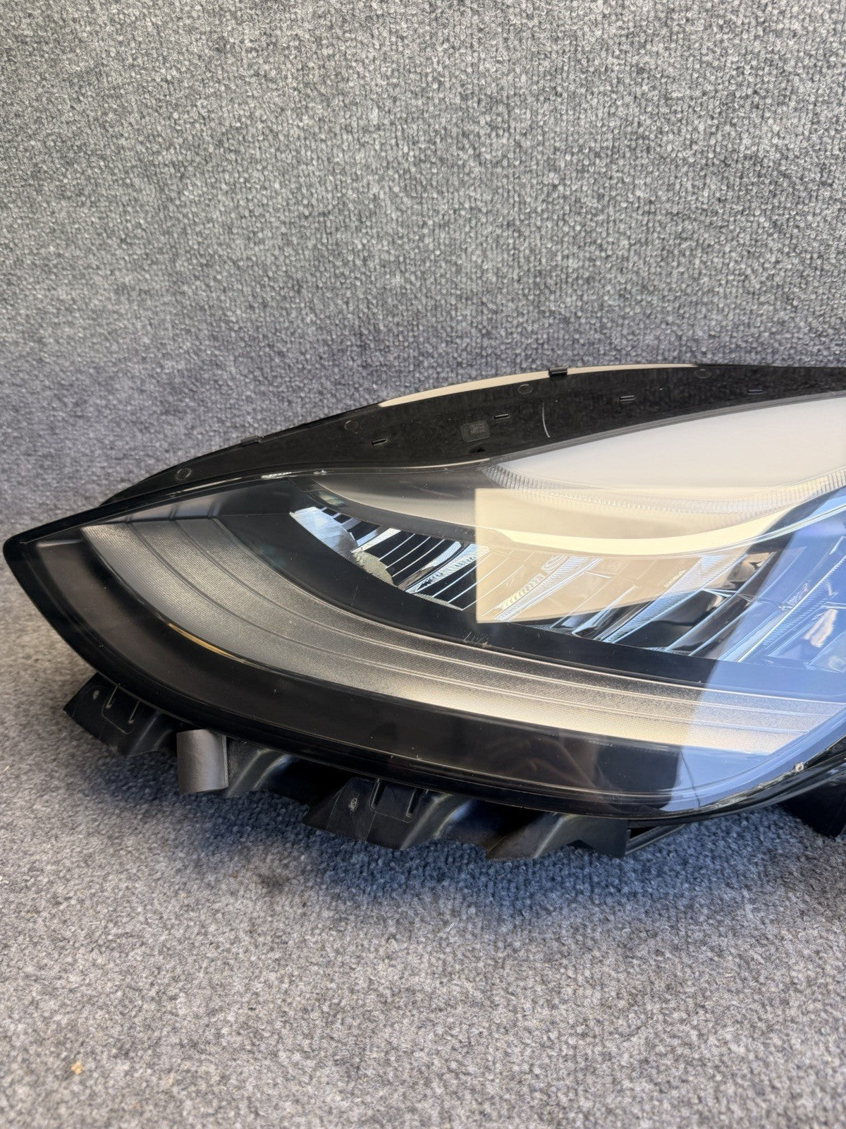 OEM 17-22 Tesla Model Y-3 Reflector LED Headlight LH Front Left 1077371-00-L