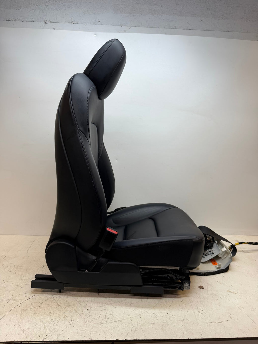 2017-2023 Tesla Model 3 Front Left Driver Side 1st Row Seat Black 1456942-00-E