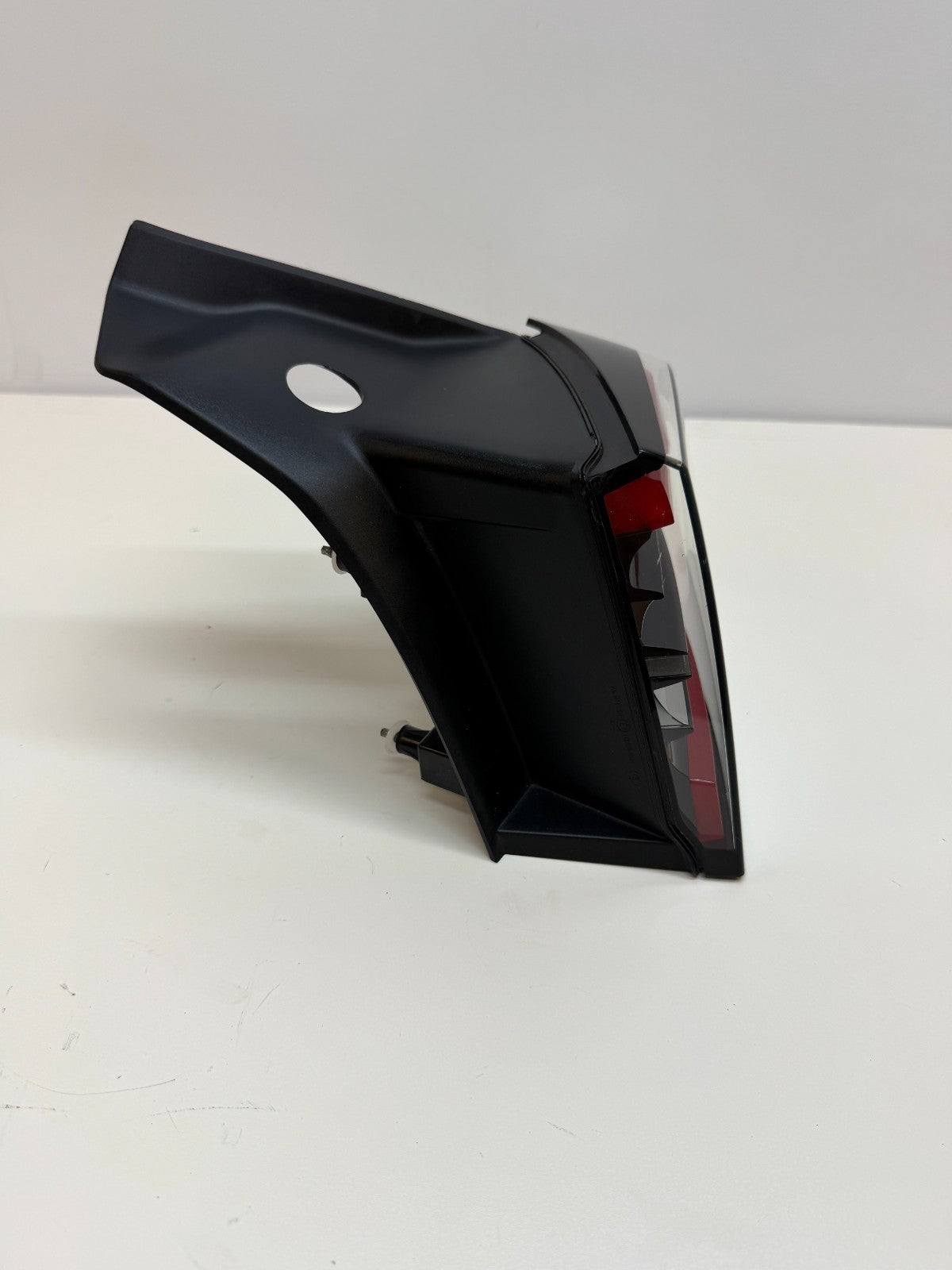 2017 - 2025 Tesla Model Y Rear Right 4 Pin LED Tail Light Lamp 1502087-00-D