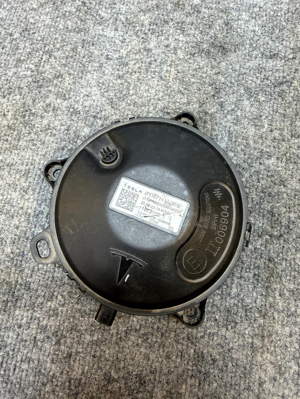 17-24 TESLA MODEL 3 Y FRONT PEDESTRIAN WARNING ALRT ALARM SPEAKER OEM 167111300B