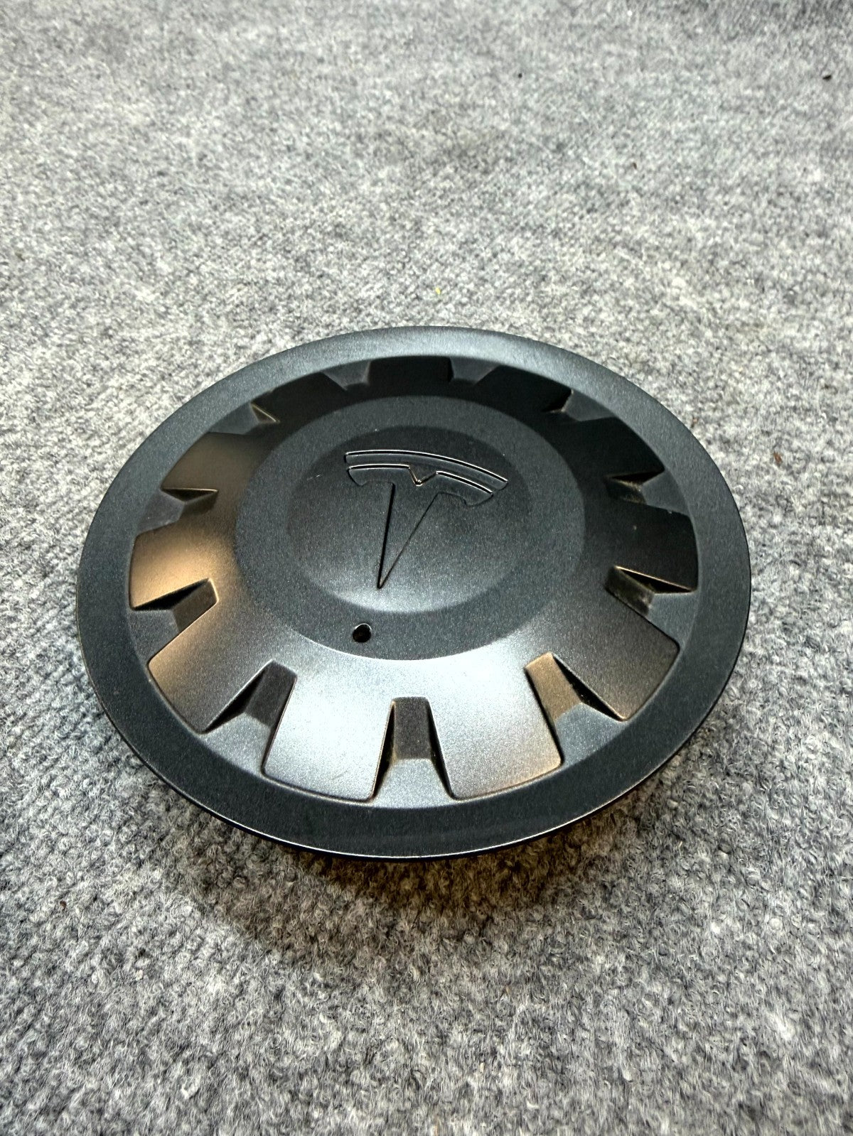 2020 - 2024 TESLA MODEL Y WHEEL CENTER CAP UBERTURBINE OEM, 1188236-00-A