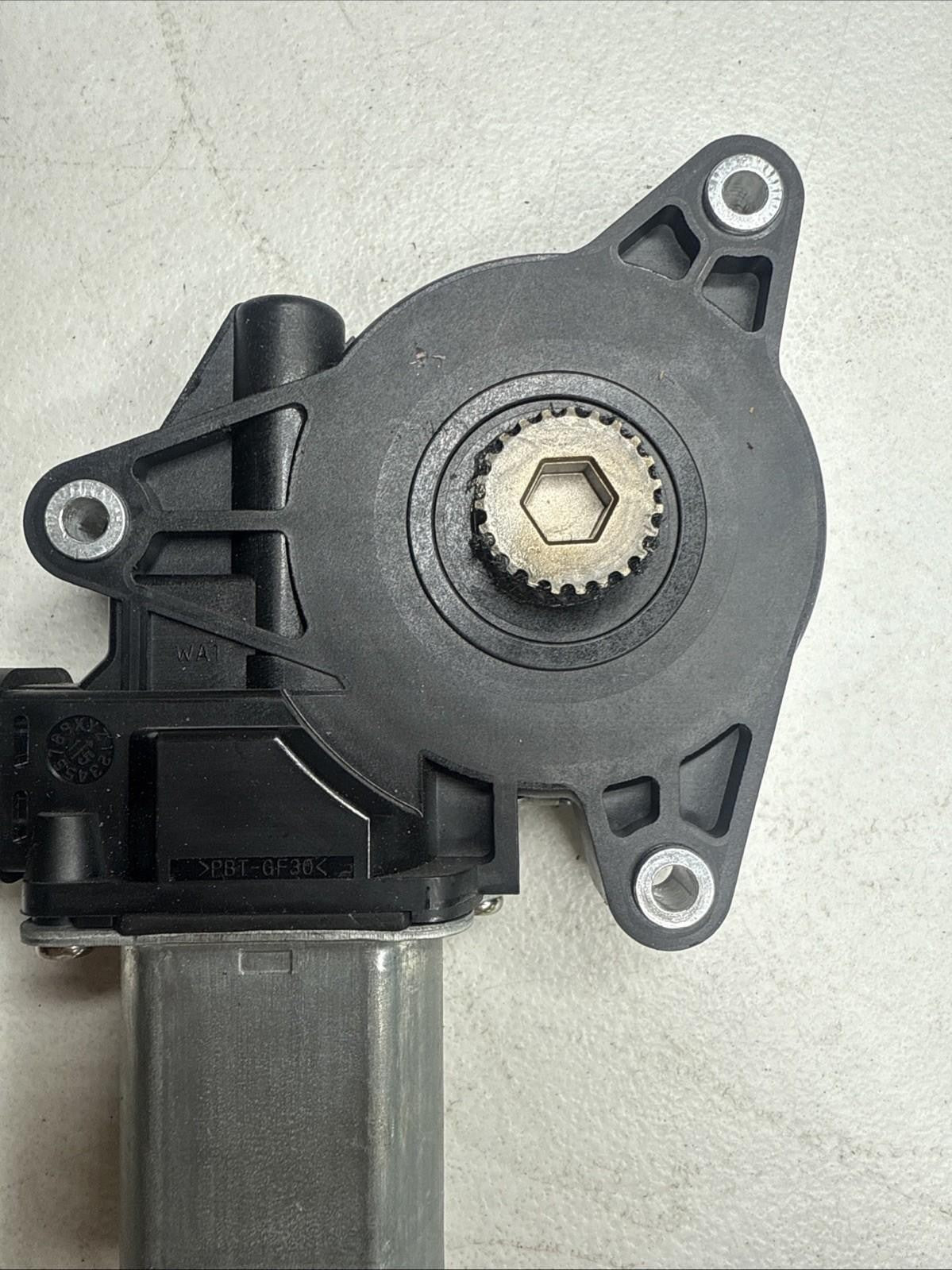2012-2020 TESLA MODEL S RIGHT SIDE PANORAMIC SUNROOF MOTOR OEM, JN-658VD