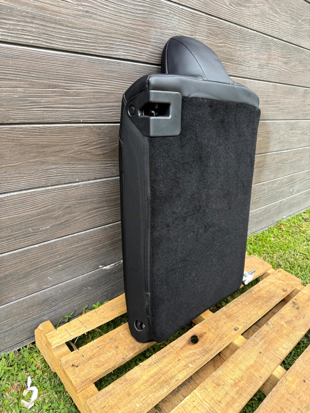 2020-2024 TESLA MODEL Y REAR RIGHT UPPER 2ND ROW SEAT CUSHION OEM, 1452806-00-C