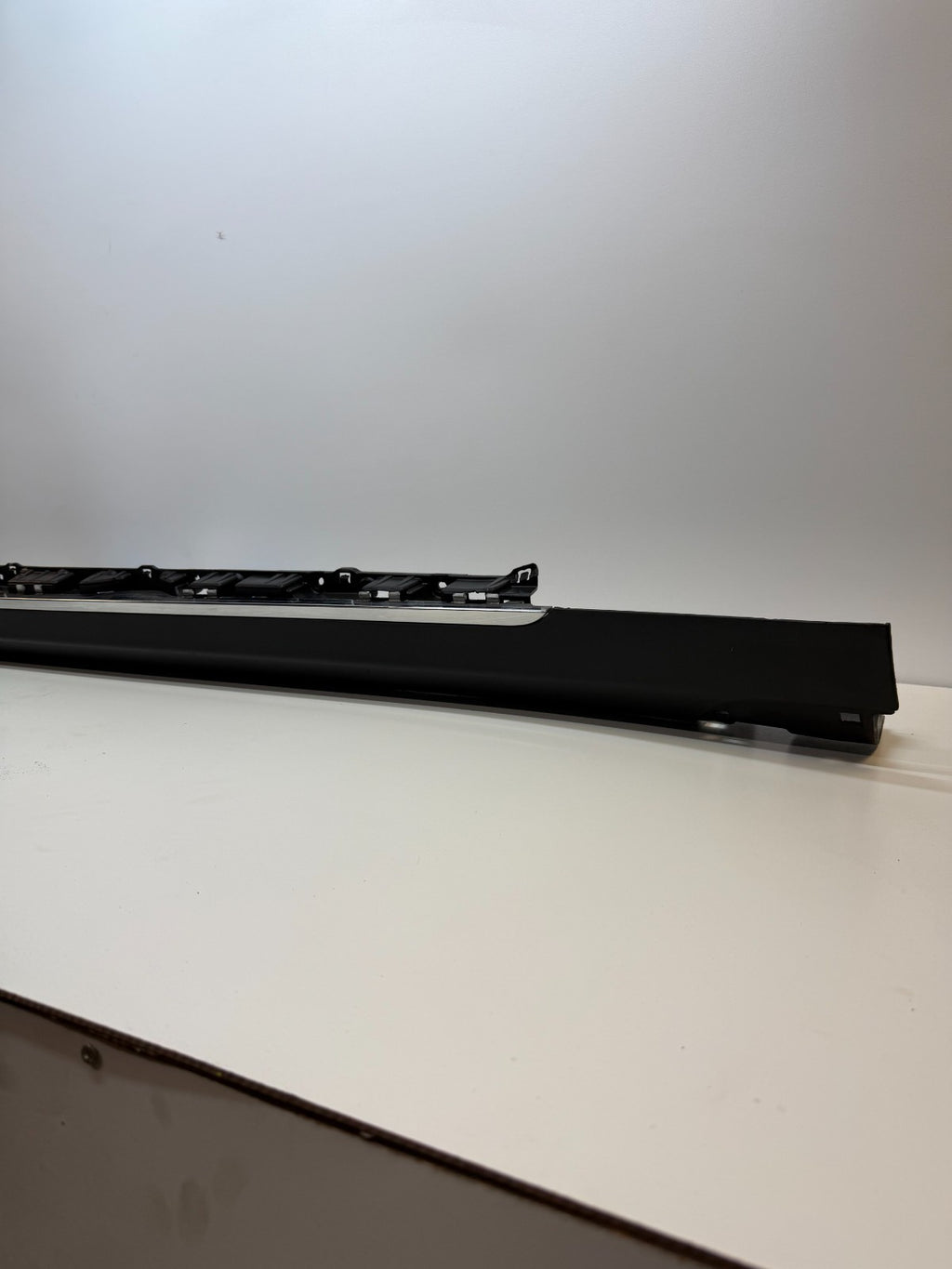2012-2020 Tesla Model S Skirt Rocker Molding Sill Panel Left LH 6005874-00-G