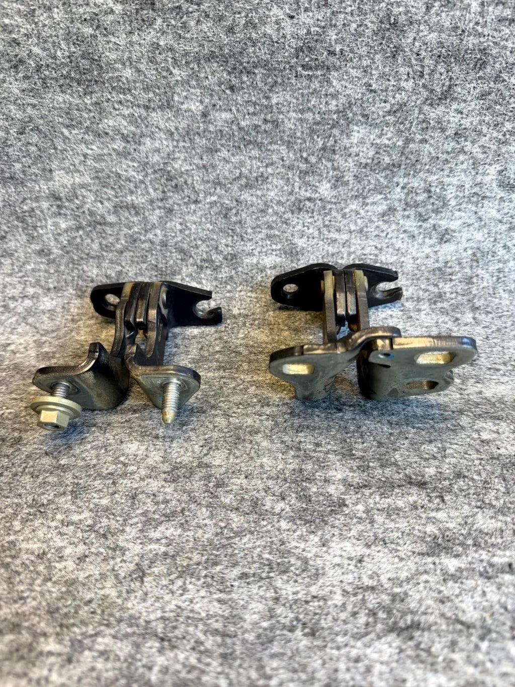 ♦️2017 - 2023 TESLA MODEL 3 REAR LEFT DRIVER SIDE DOOR HINGE OEM, 1091331 00 F