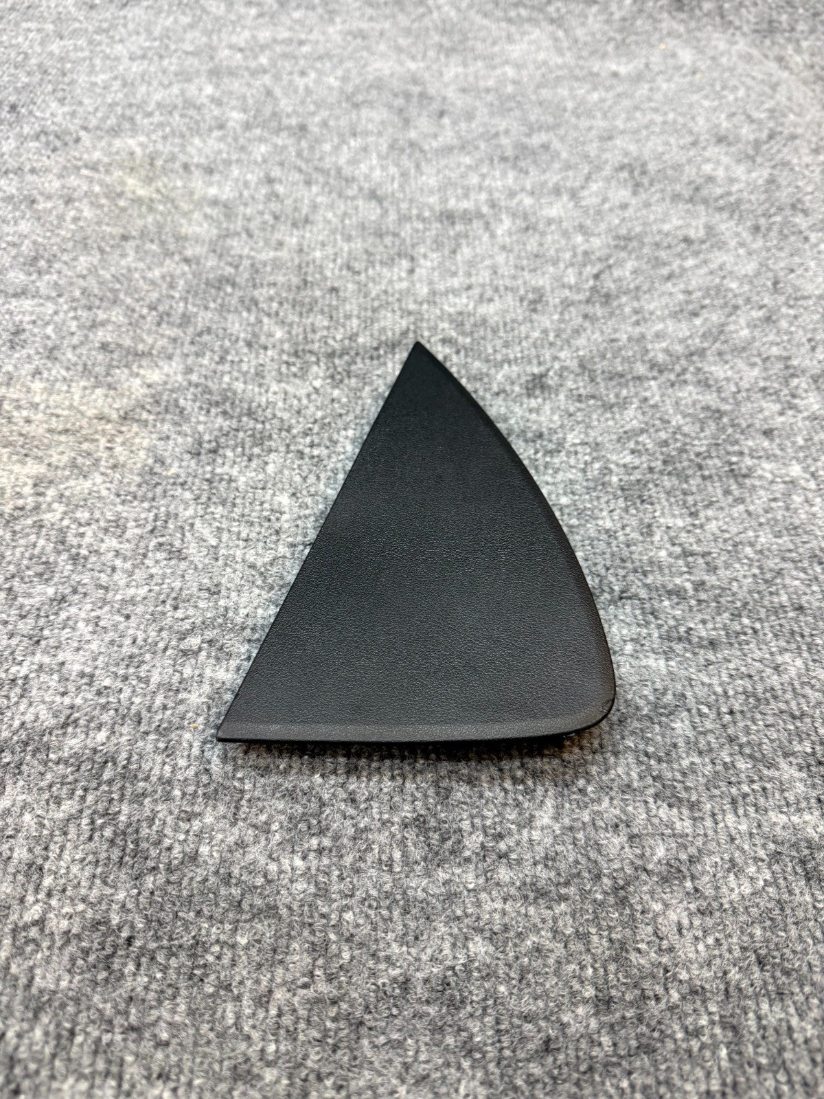 2020 - 2024 TESLA MODEL Y RIGHT SIDE DASHBOARD CAP COVER TRIM OEM, 1083362-00-D