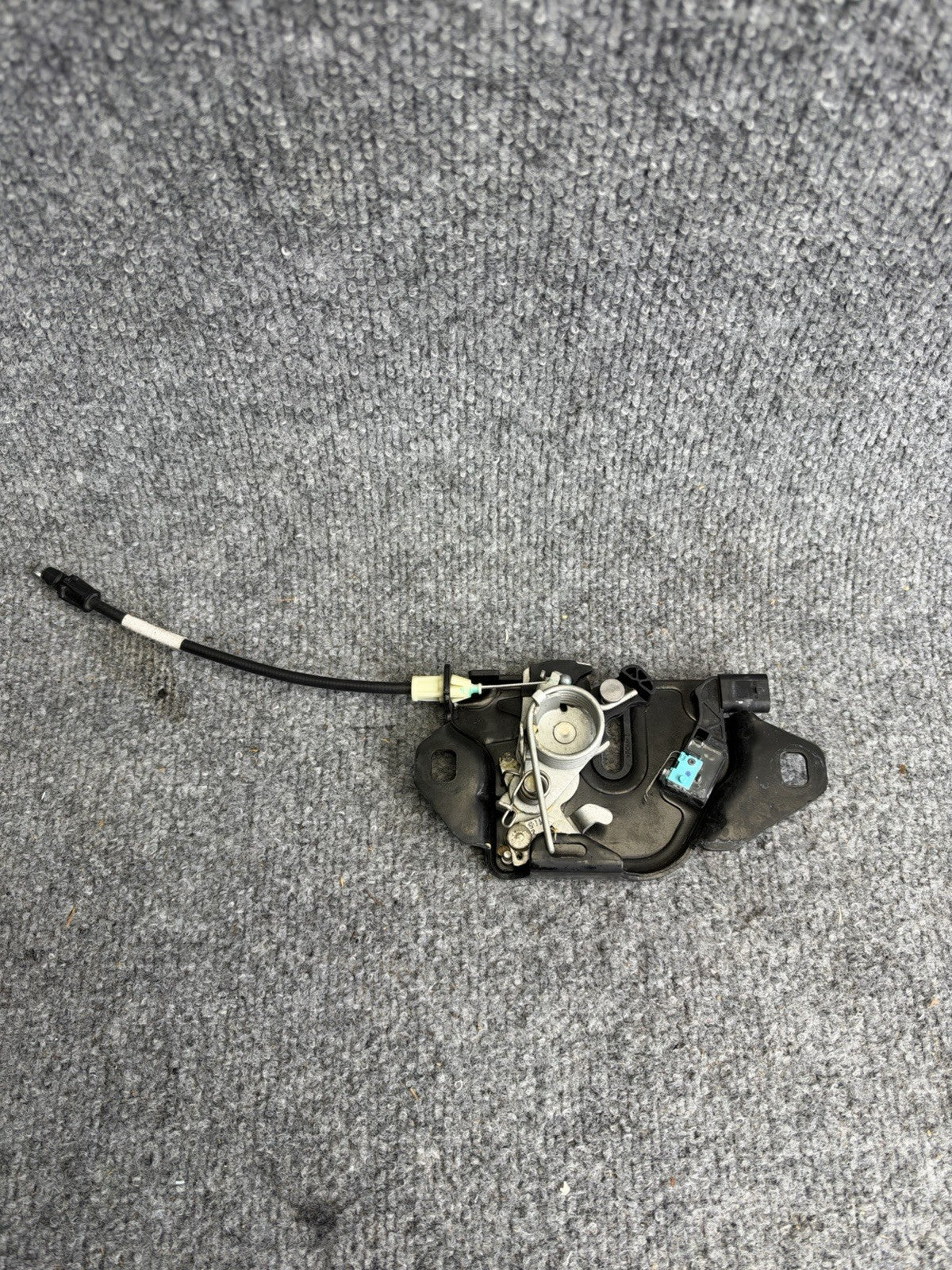 TESLA MODEL Y HOOD LATCH LOCK 2020 2021 2022 2023 2024 1500397-00-E OEM