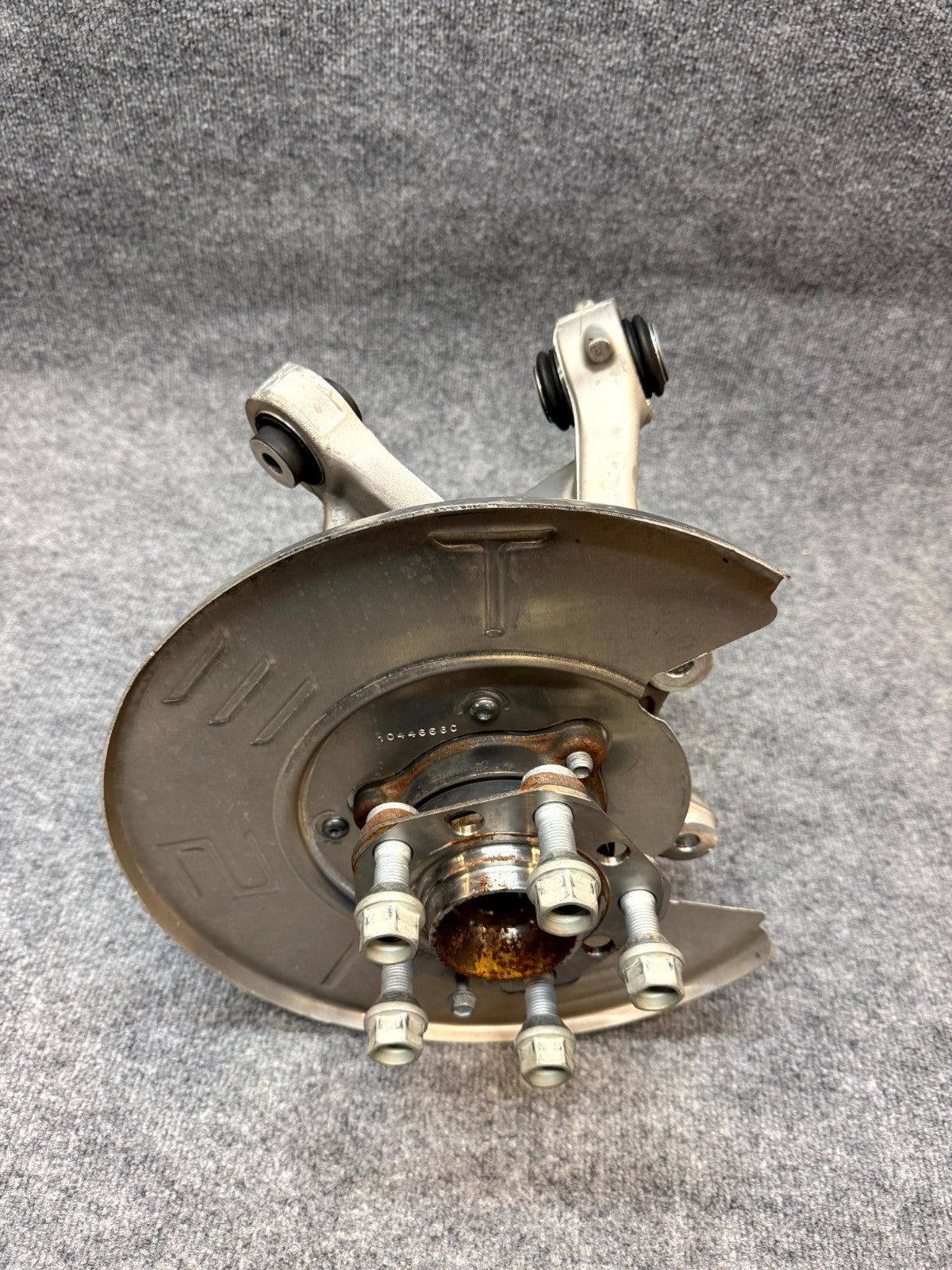 2020-2024 TESLA MODEL Y REAR RIGHT SPINDLE KNUCKLE HUB & SHIELD OEM,1188416-00-G