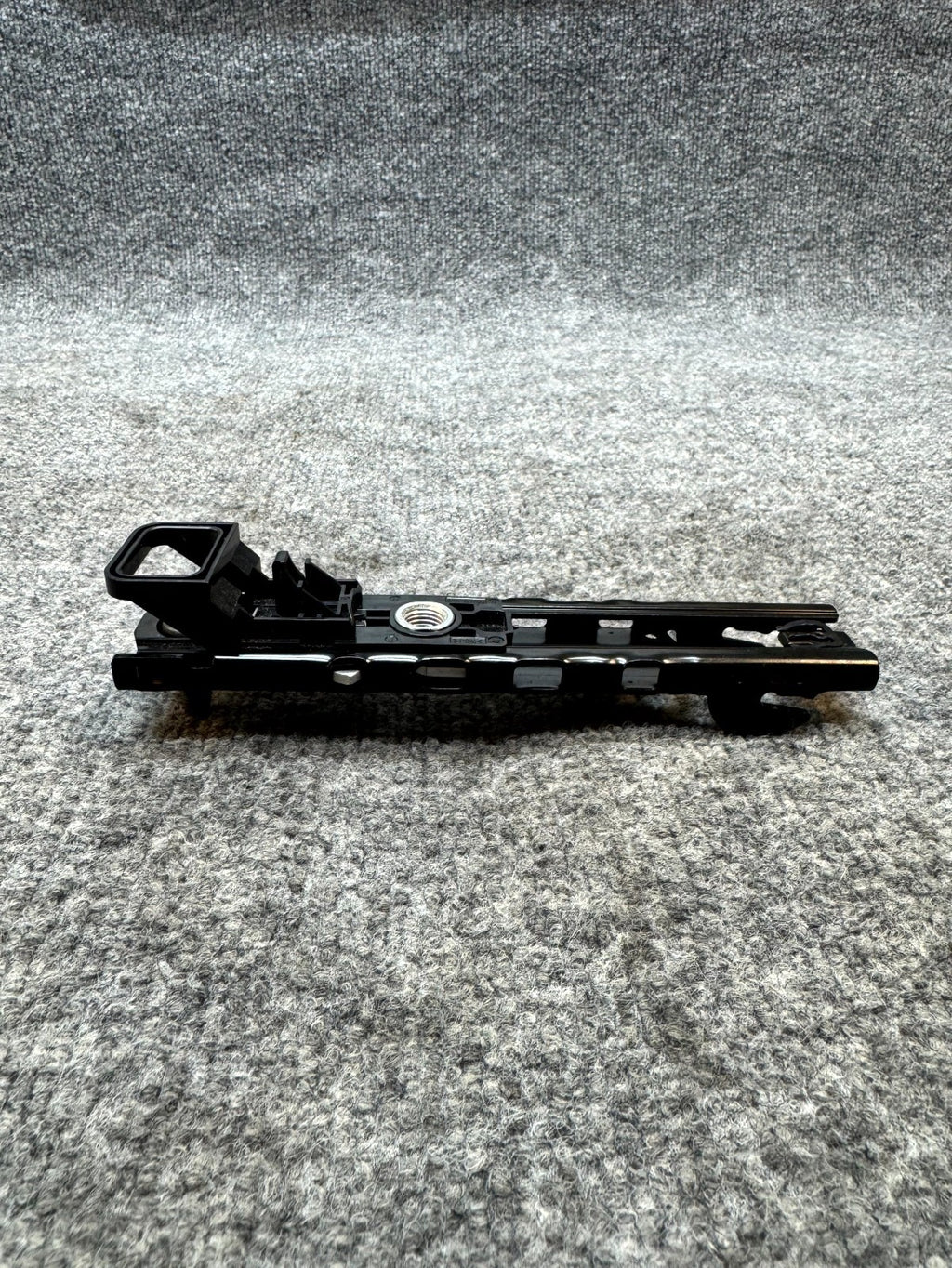 17-23 TESLA MODEL 3 FRONT LEFT/RIGHT SEAT BELT HEIGHT ADJUSTER OEM, 1068130-01-B