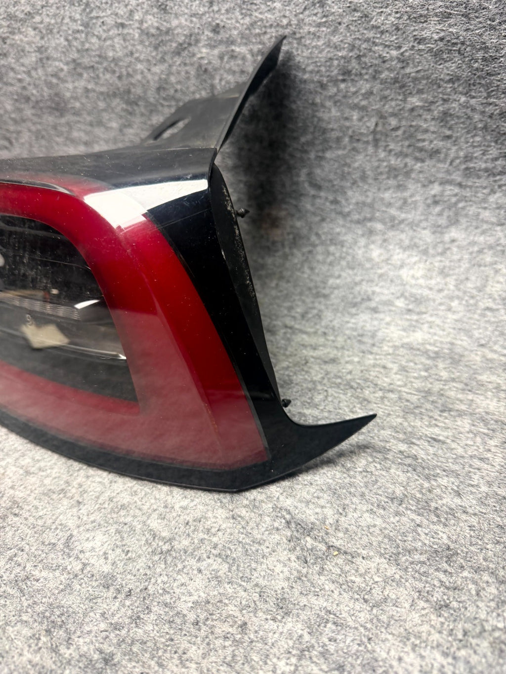 ♦️2017 - 2023 TESLA MODEL 3 REAR RIGHT SIDE TAILLIGHT LAMP OEM, 1077398-00-F